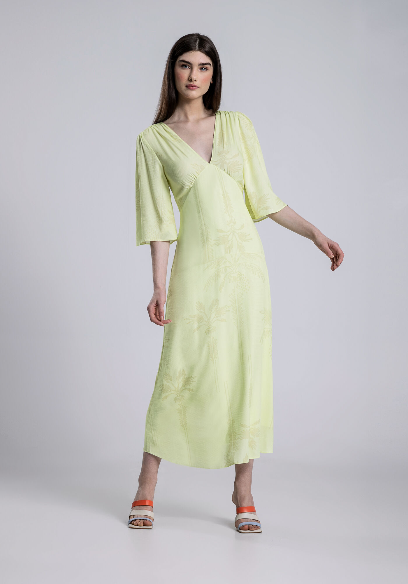 Vestido Midi em Viscose com Mangas 3/4 Amplas, DENDE, large.