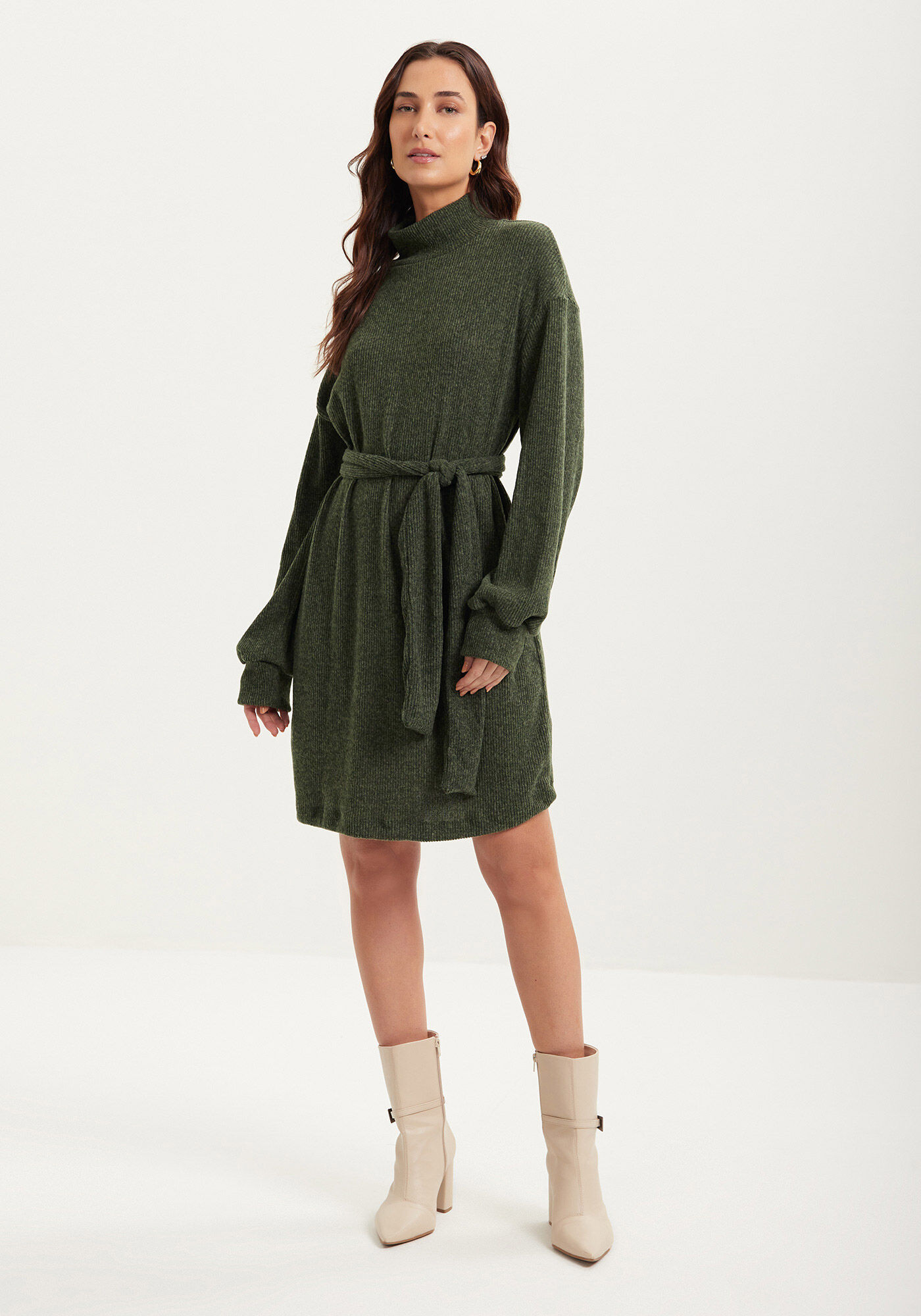 Vestido Curto Com Gola Alta E Cinto Em Malha Canelada Tric&ocirc;, , large.