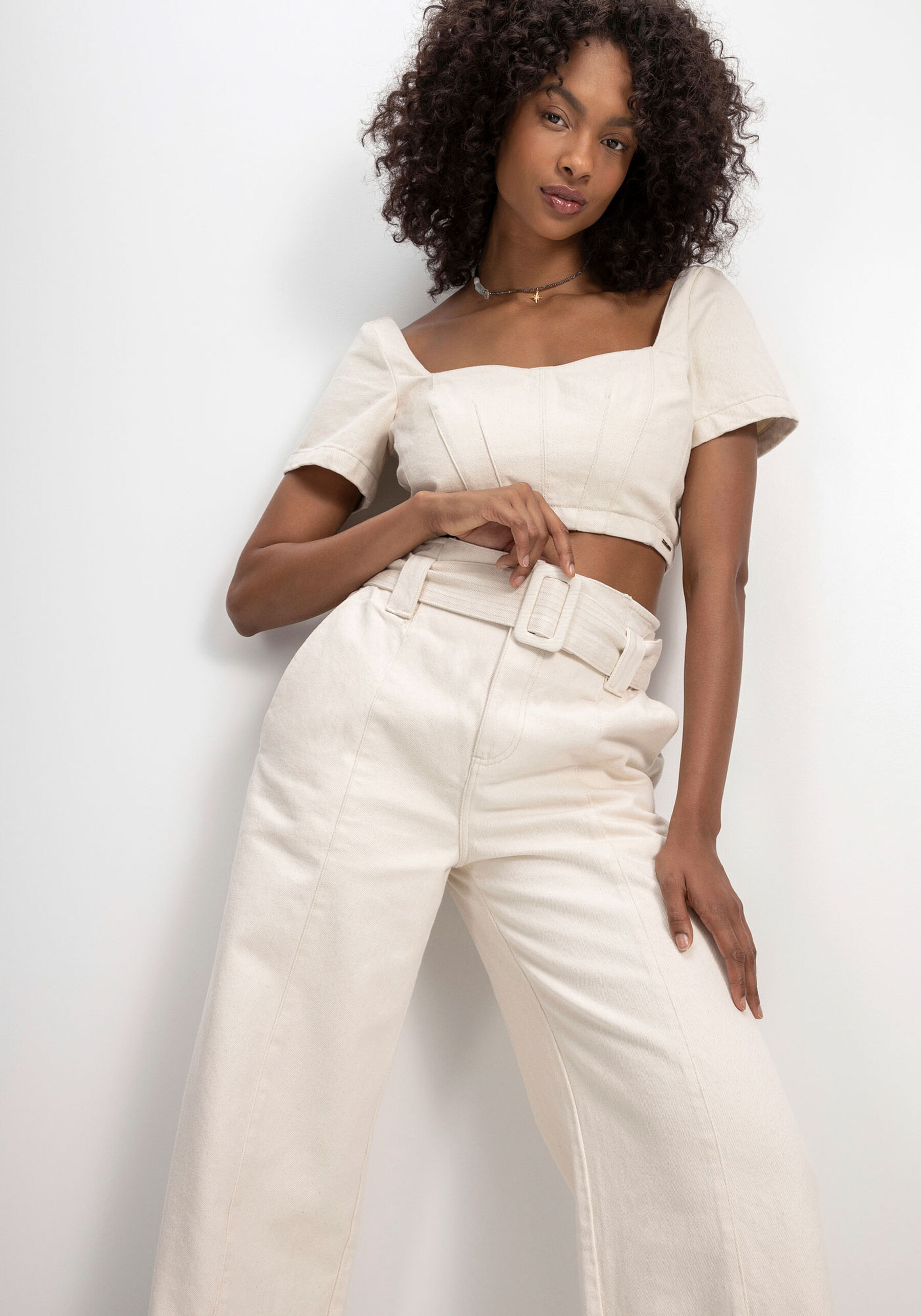 Calça Jeans Off White Wide Leg com Cinto, BRANCO OFF WHITE. Calça Jeans Off White Wide Leg com Cinto, BRANCO OFF WHITE, large.