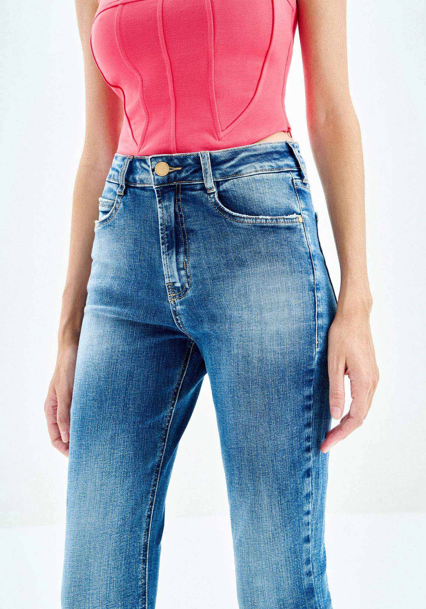 Cal&ccedil;a Jeans Flare Cintura Alta Estonada, , large.