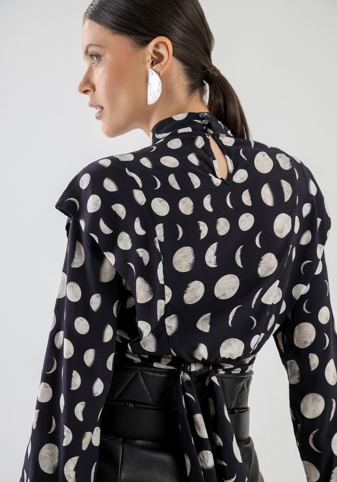 Blusa Manga Longa com Recorte Ombros, , large.