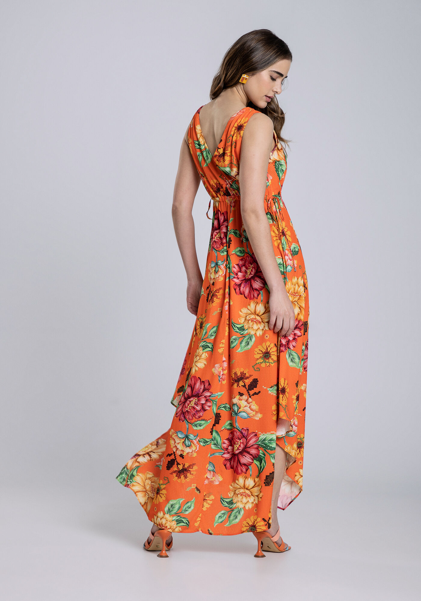 Vestido Longo em Viscose com Barra Assim&eacute;trica, , large.