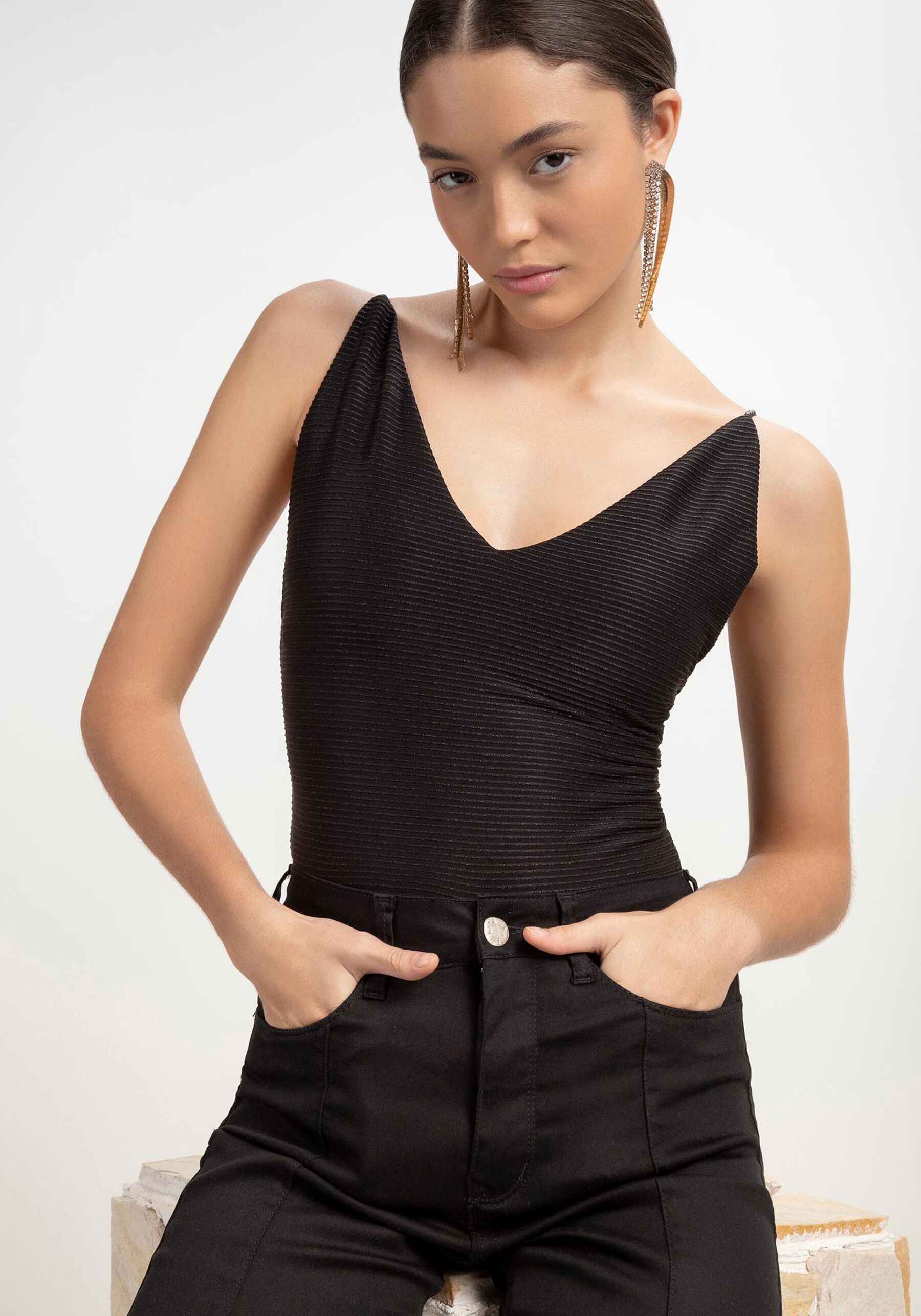 Body em Tecido Brilho com Strass Alças, PRETO REATIVO. Body em Tecido Brilho com Strass Alças, PRETO REATIVO, large.