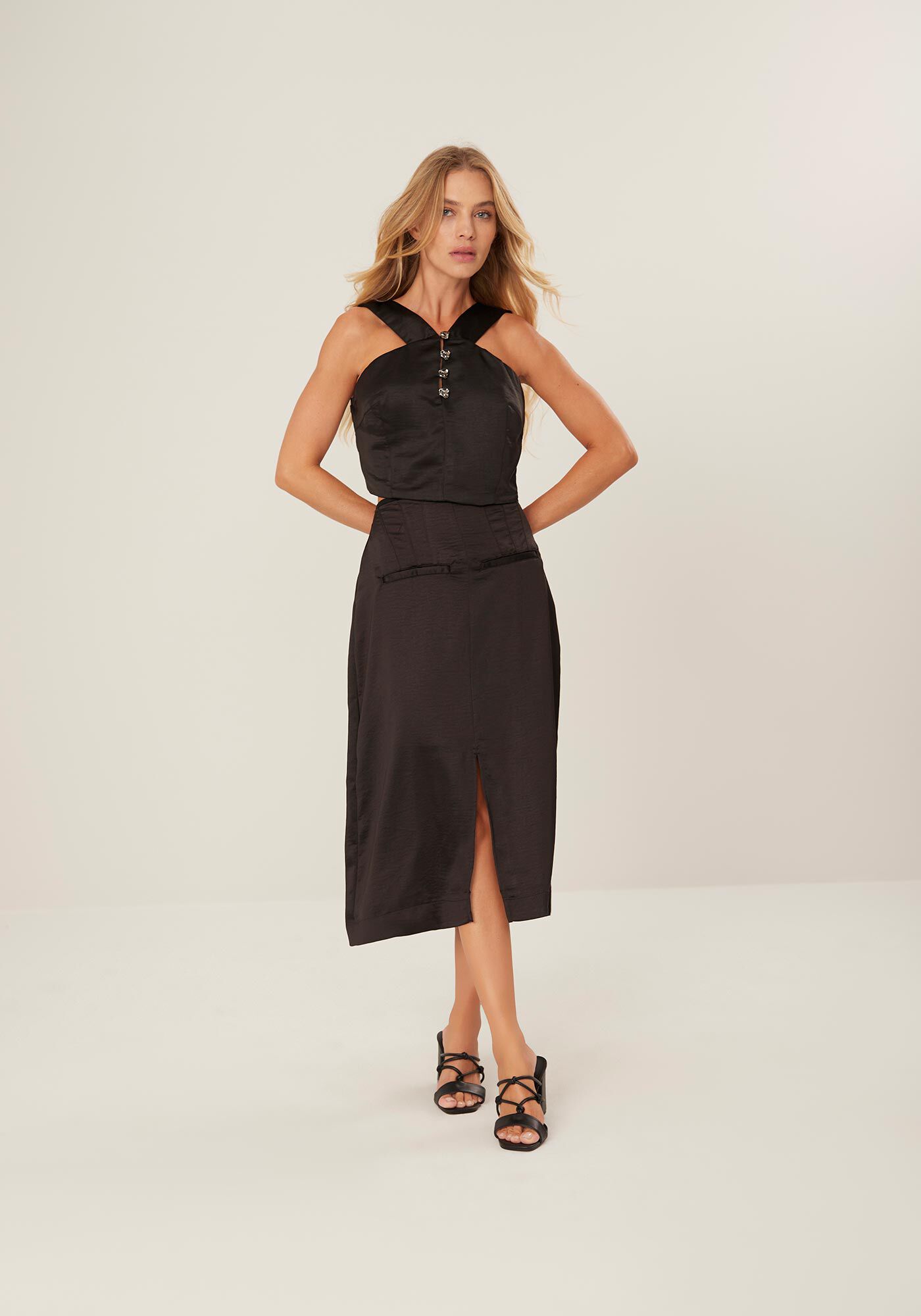 Blusa Halter Neck Cropped com Detalhe Bot&otilde;es, PRETO, large.