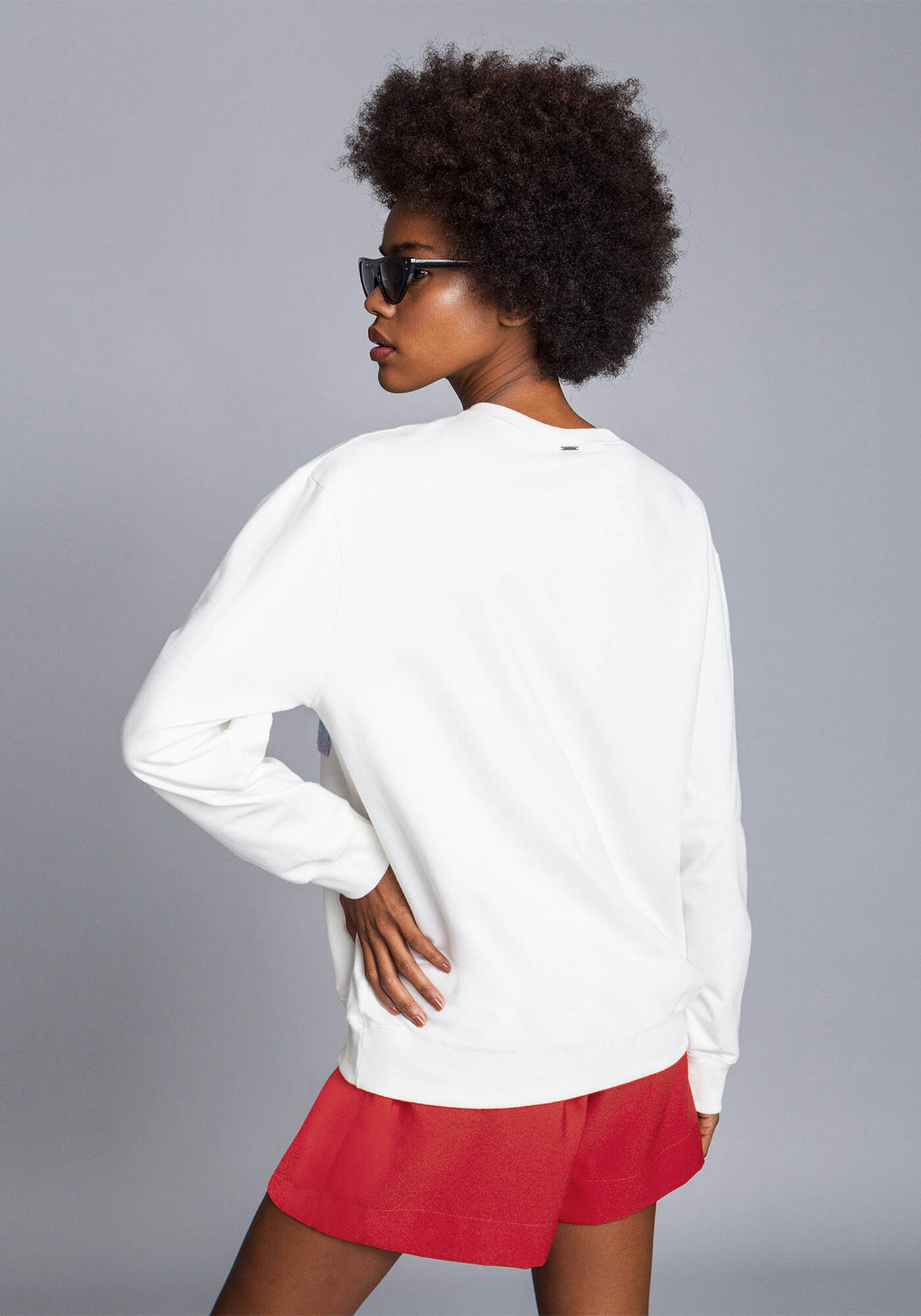 Blus&atilde;o Estampa e Bordado, , large.