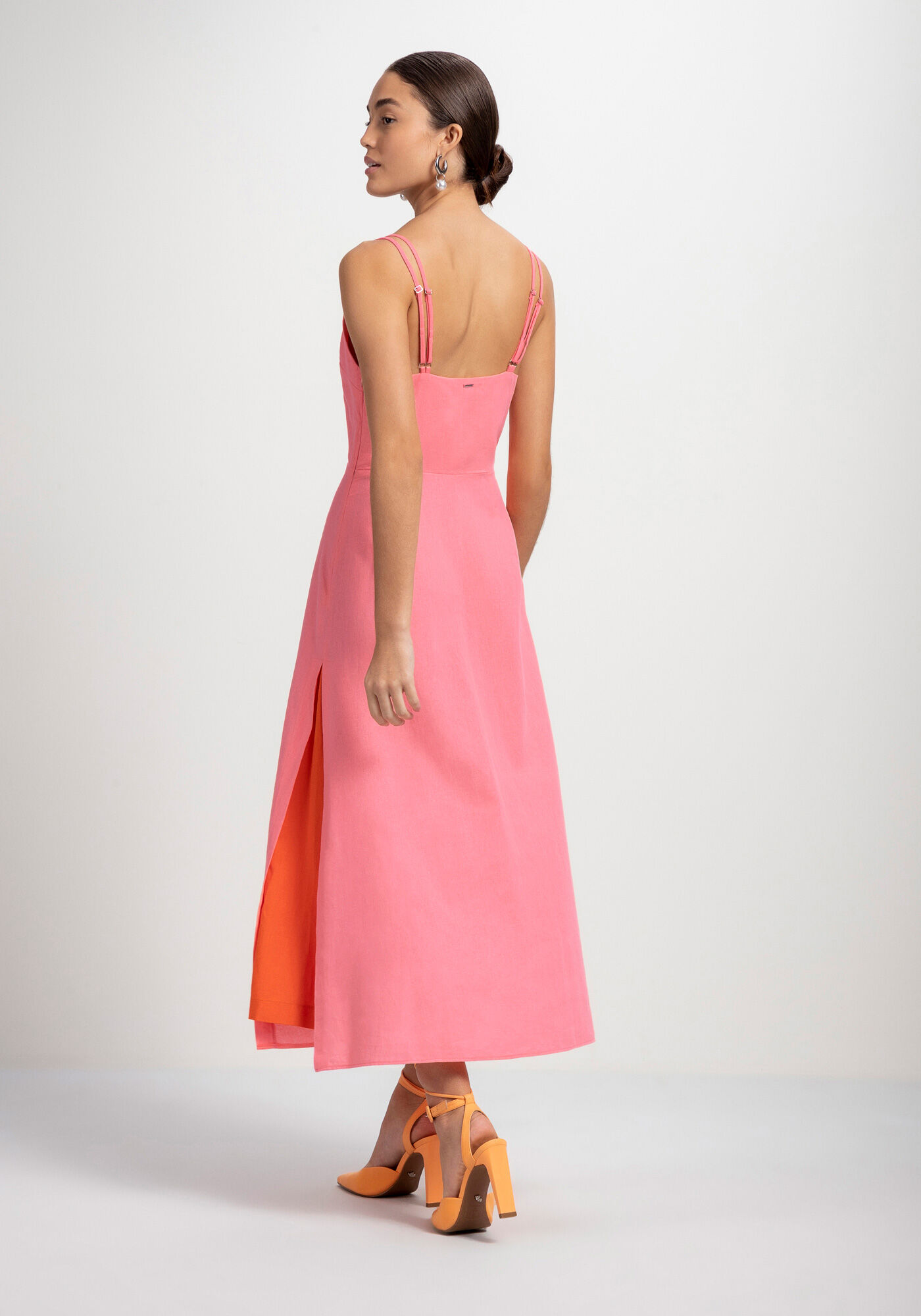 Vestido Midi em Linho com Recorte Lateral | Lez a Lez