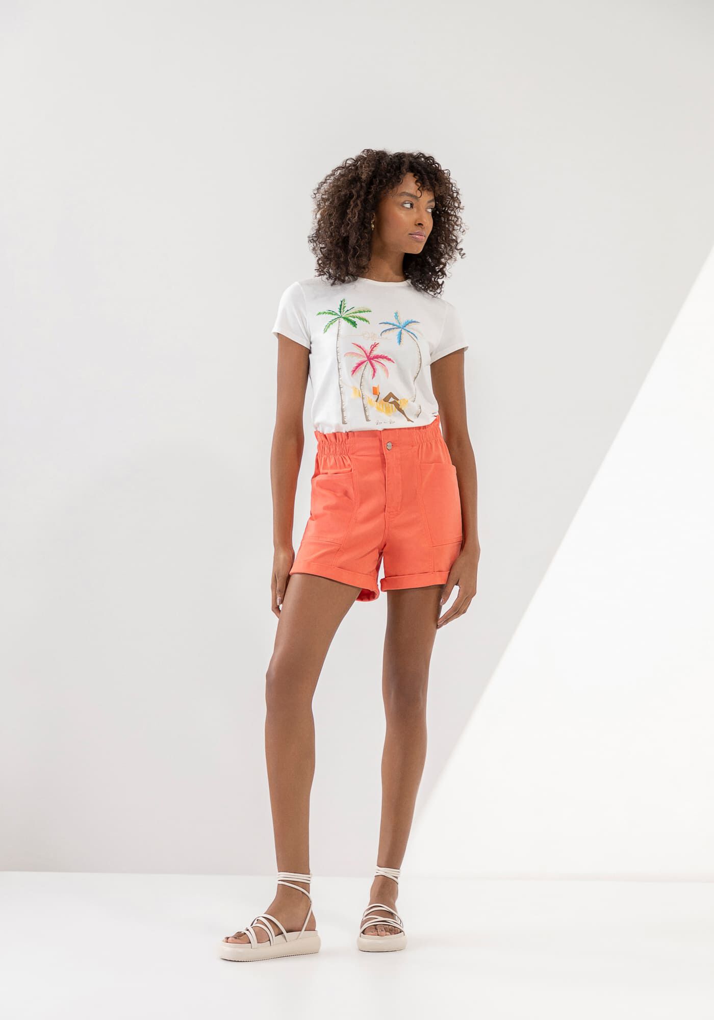 T-shirt em Malha Prime com Estampa e Bordado | Lez a Lez