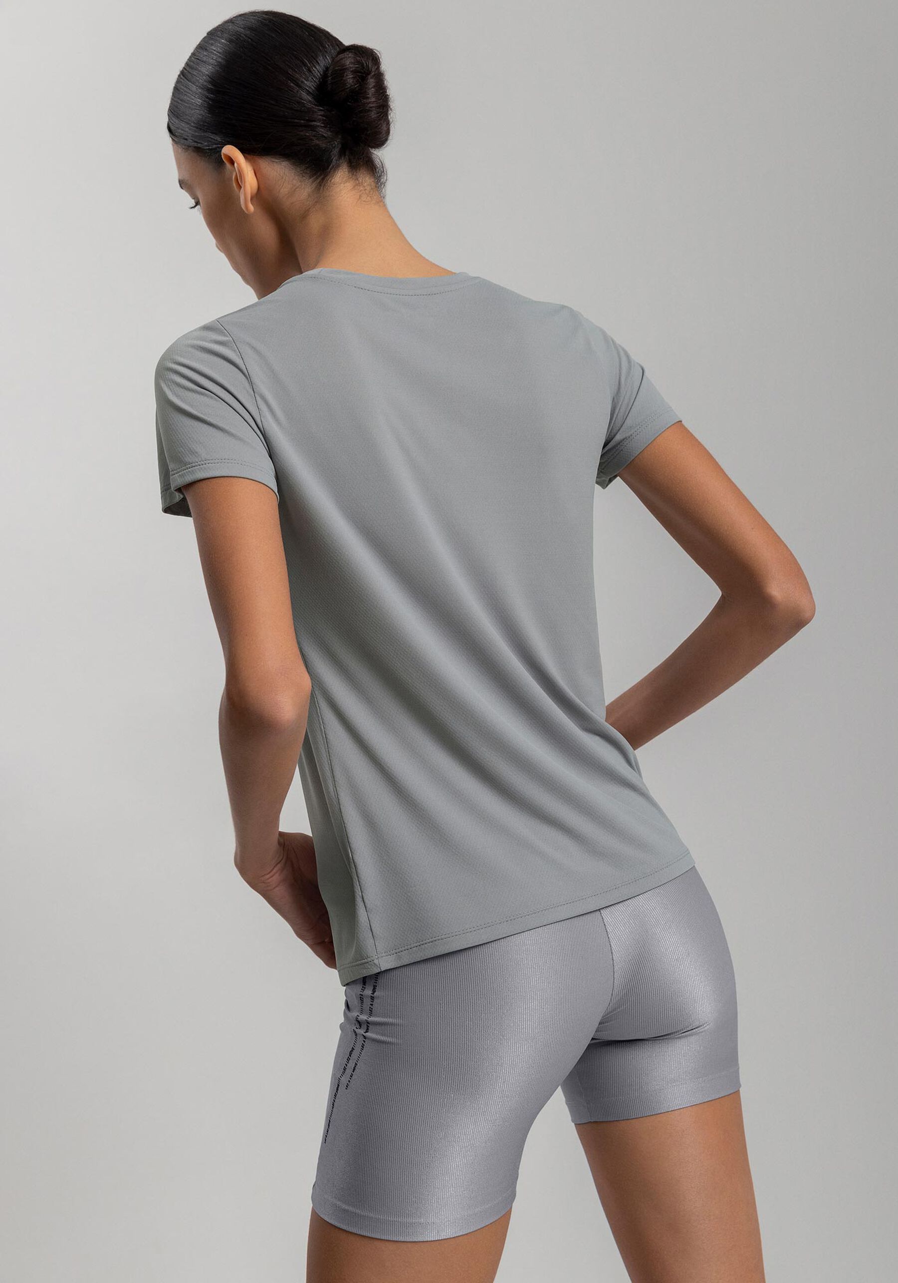 Blusa De Mangas Curtas Com Estampa E Proteção Solar Move, CINZA LAVANDER BLUSH. Blusa De Mangas Curtas Com Estampa E Proteção Solar Move, CINZA LAVANDER BLUSH, large.