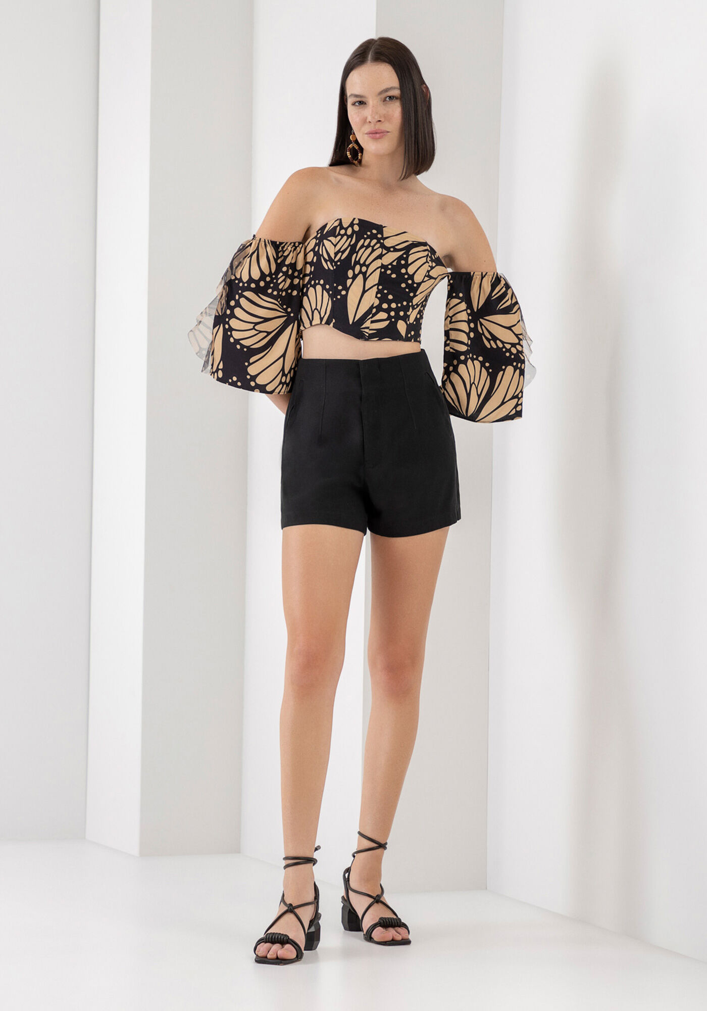 Shorts Minimalista Alfaiataria com Bolsos, , large.