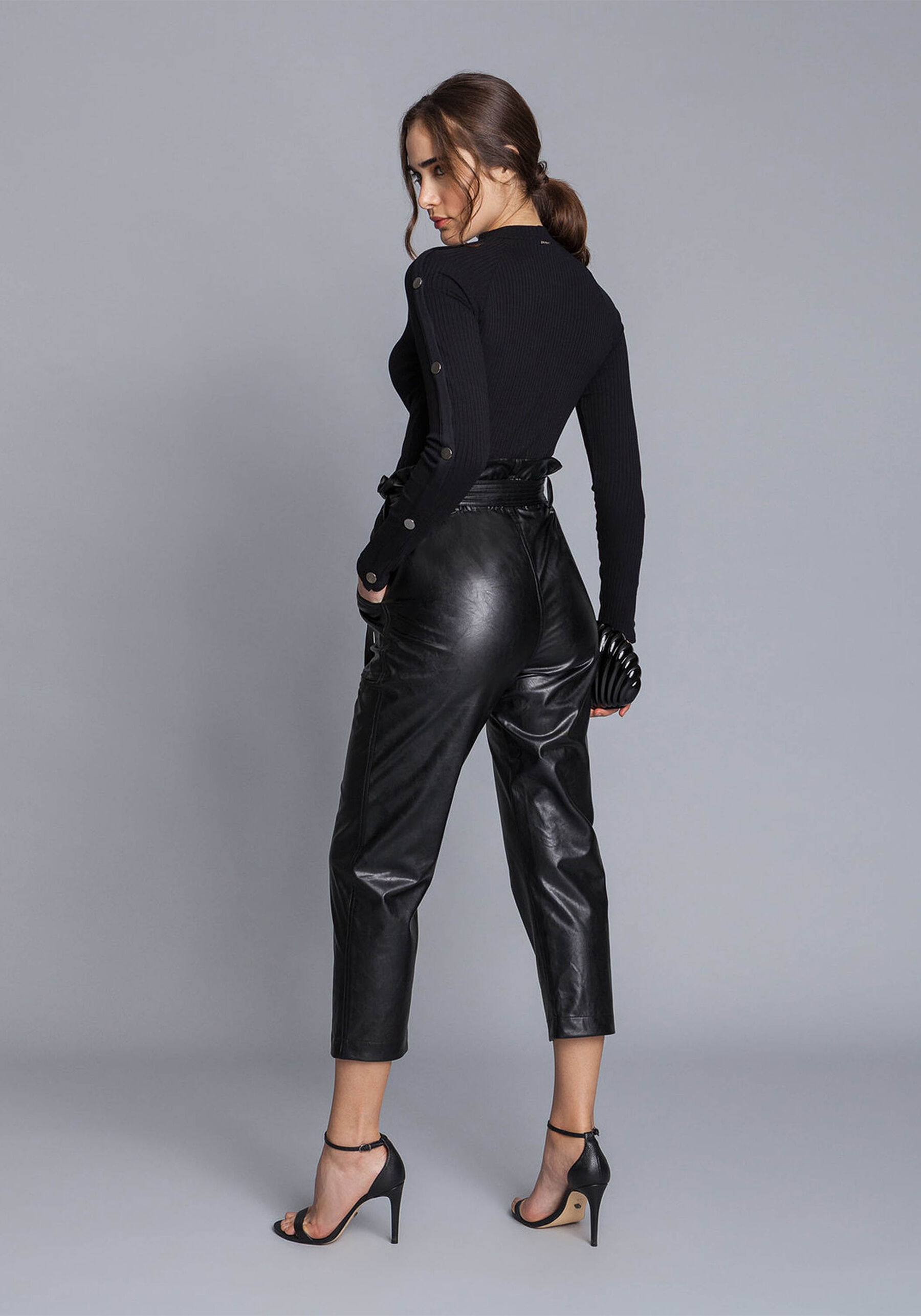 Calça Pantacourt PU Cinto, . Calça Pantacourt PU Cinto, , large.