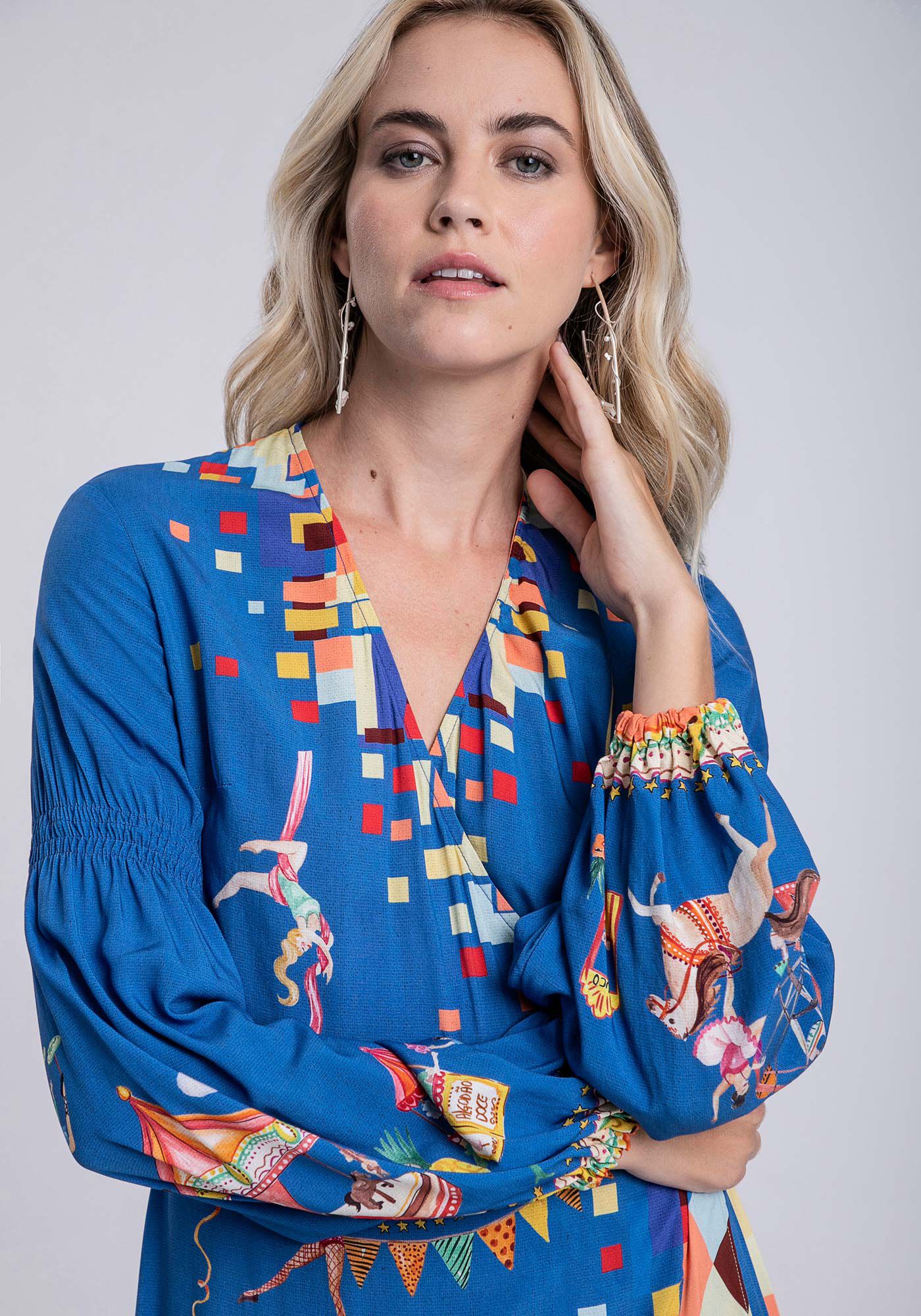 Vestido Midi Transpassado com Manga Bufante, PARQUE DE DIVERSOES, large.