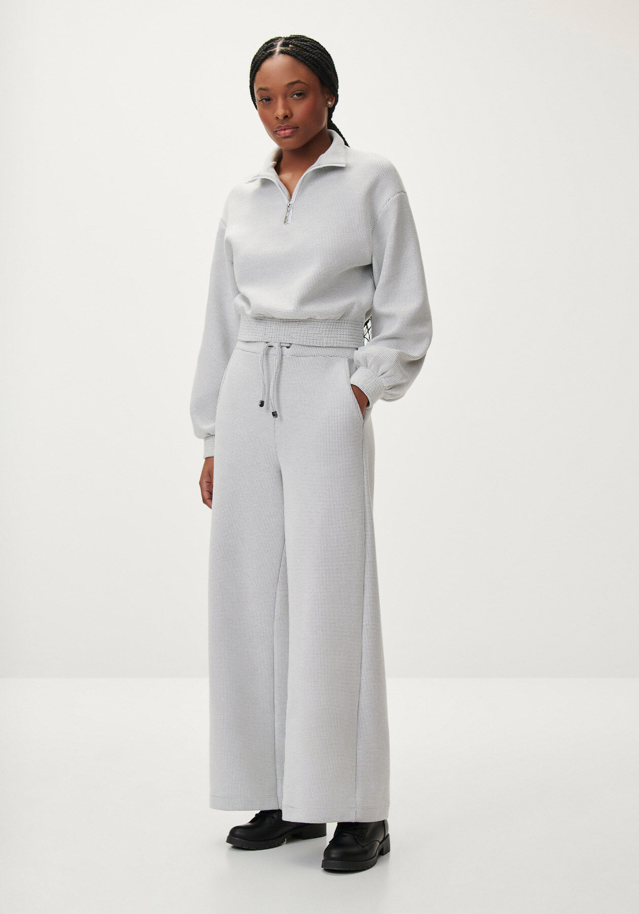 Blus&atilde;o em Moletom Texturizado com Z&iacute;per Gola, , large.