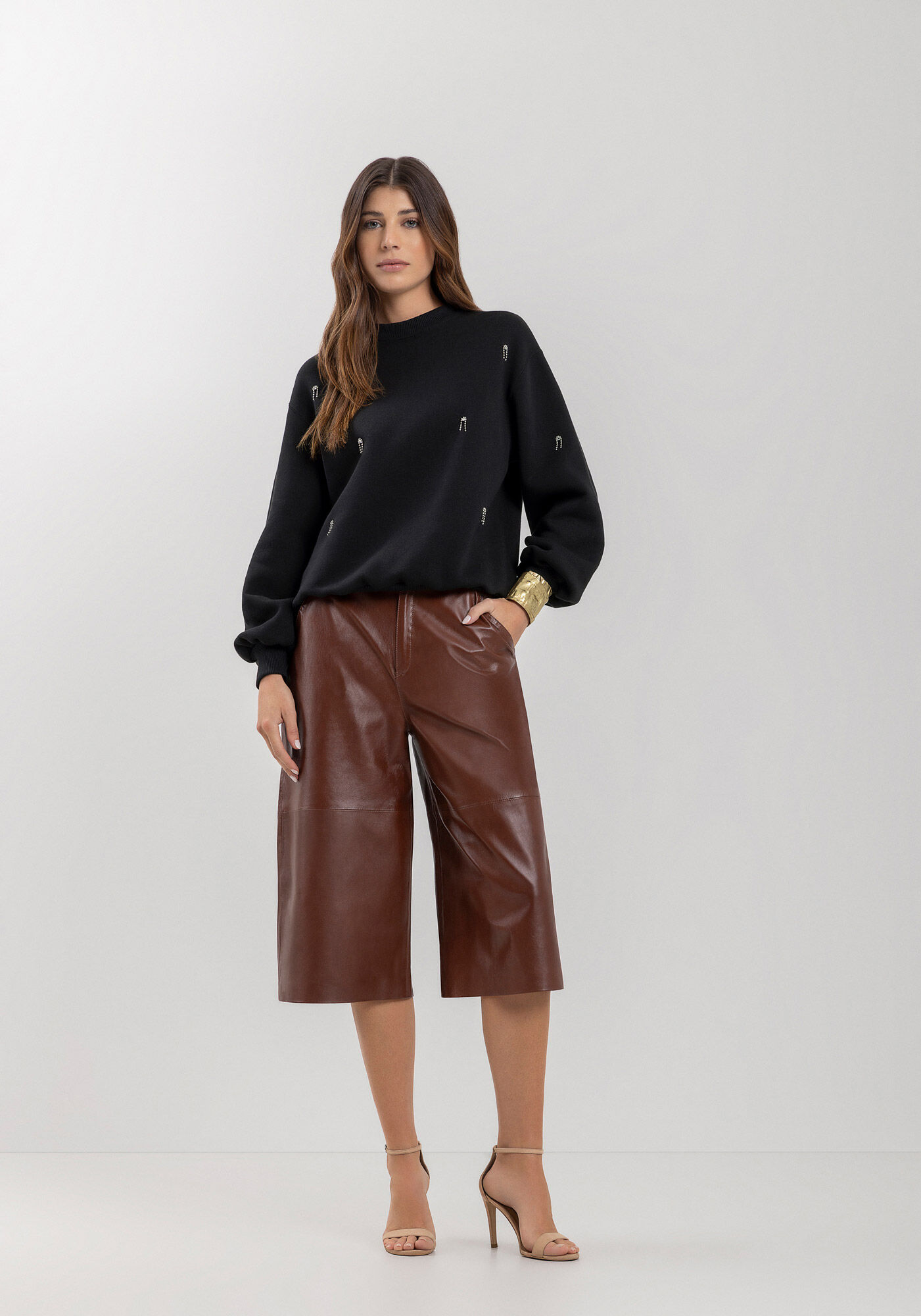 Blus&atilde;o Em Moletom Com Mangas Amplas E Aplica&ccedil;&otilde;es De Strass, , large.