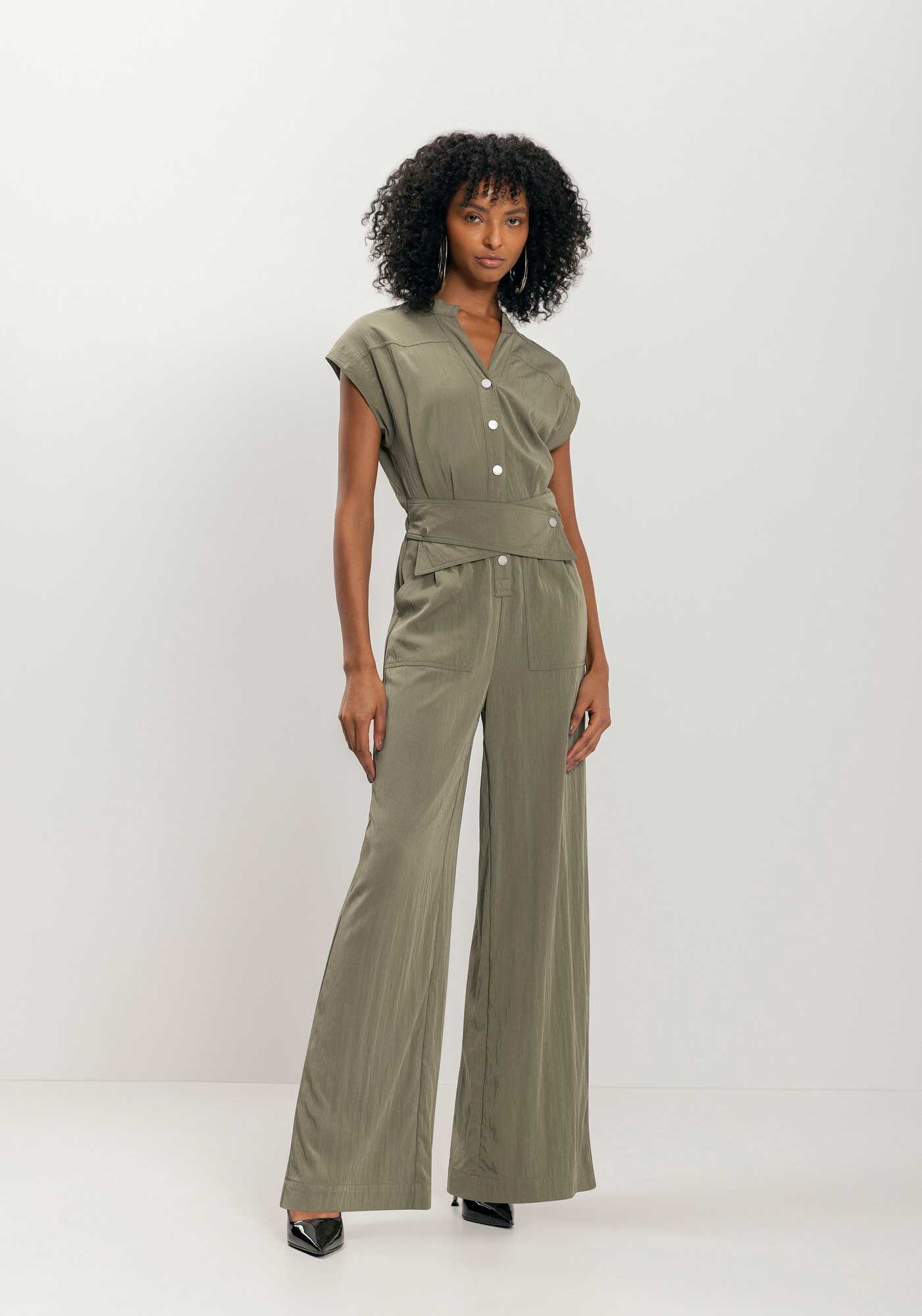 Macac&atilde;o Longo Sem Mangas Com Bot&otilde;es E Bolsos, VERDE AZEITONA, large.