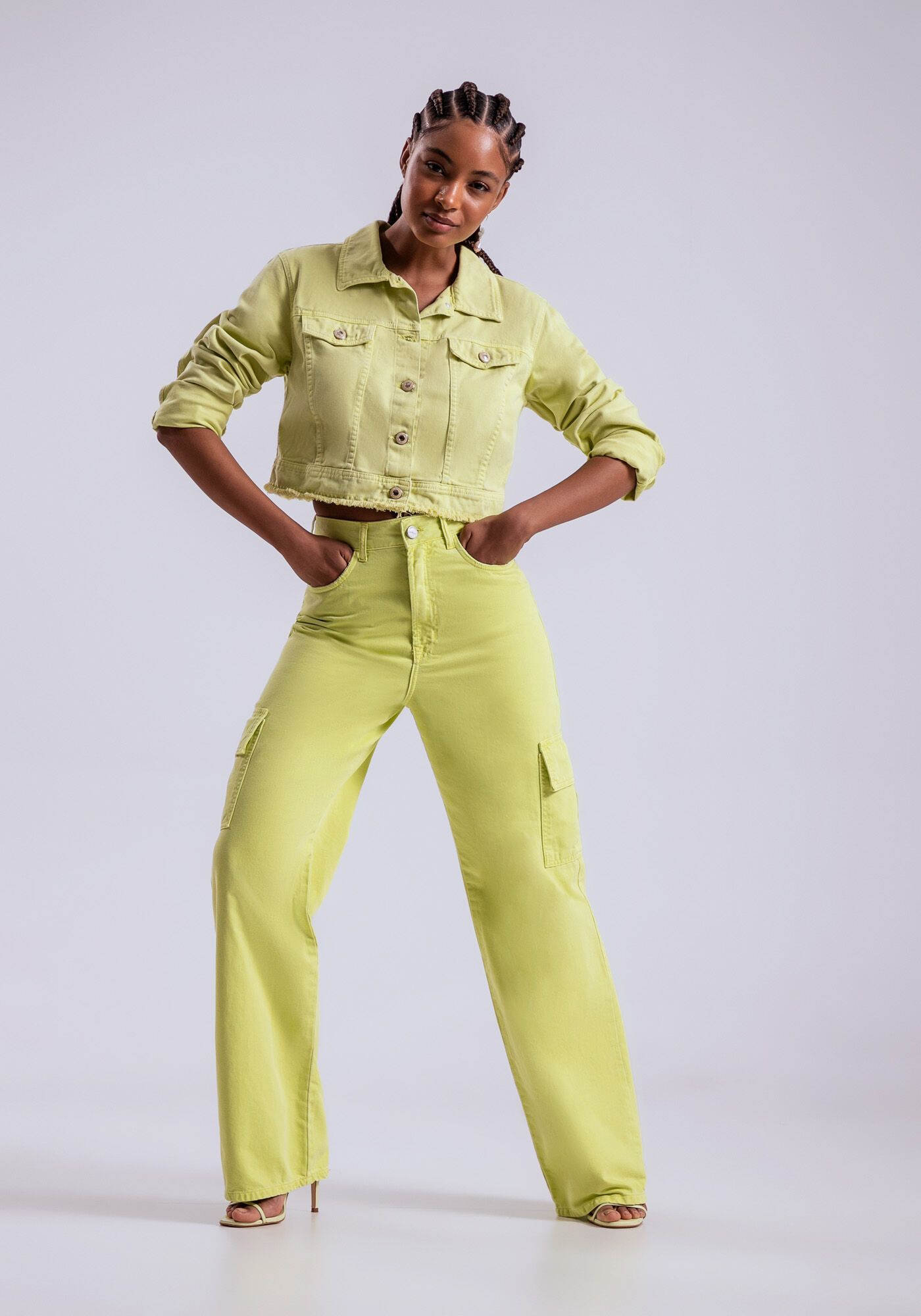 Cal&ccedil;a Sarja Wide Leg com Bolso Cargo, VERDE NINFA, large.