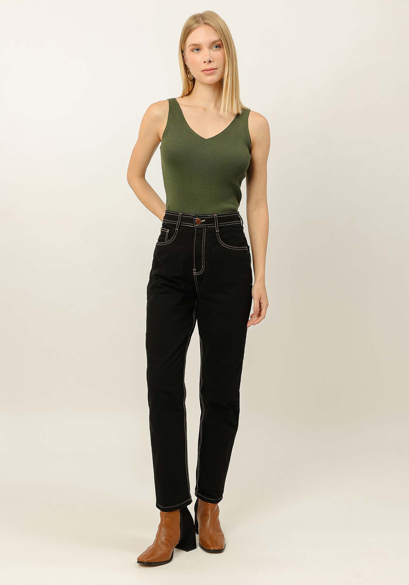 Blusa com Al&ccedil;as em Tric&ocirc; com Decote V, , large.