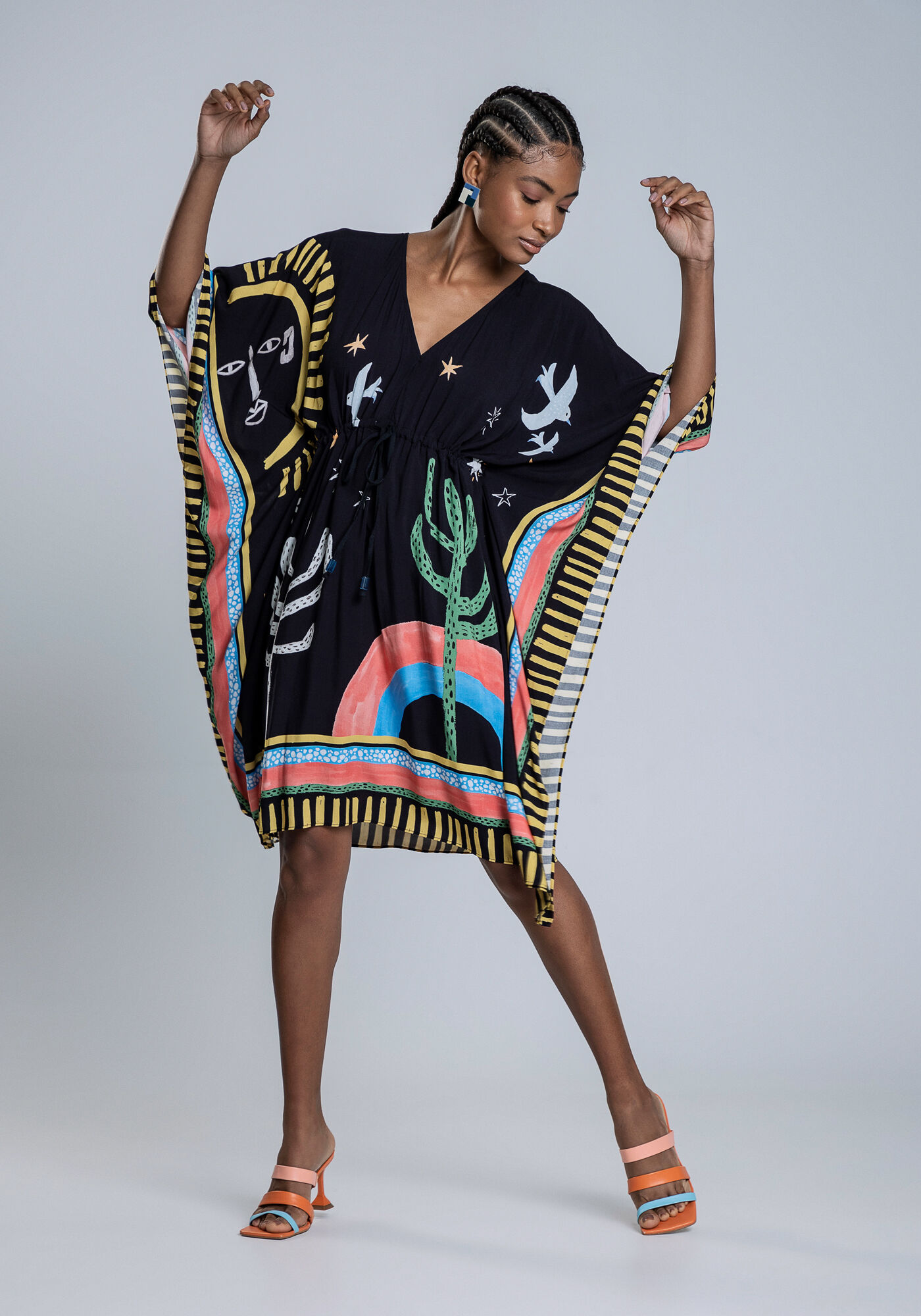 Vestido kaftan curto 2025