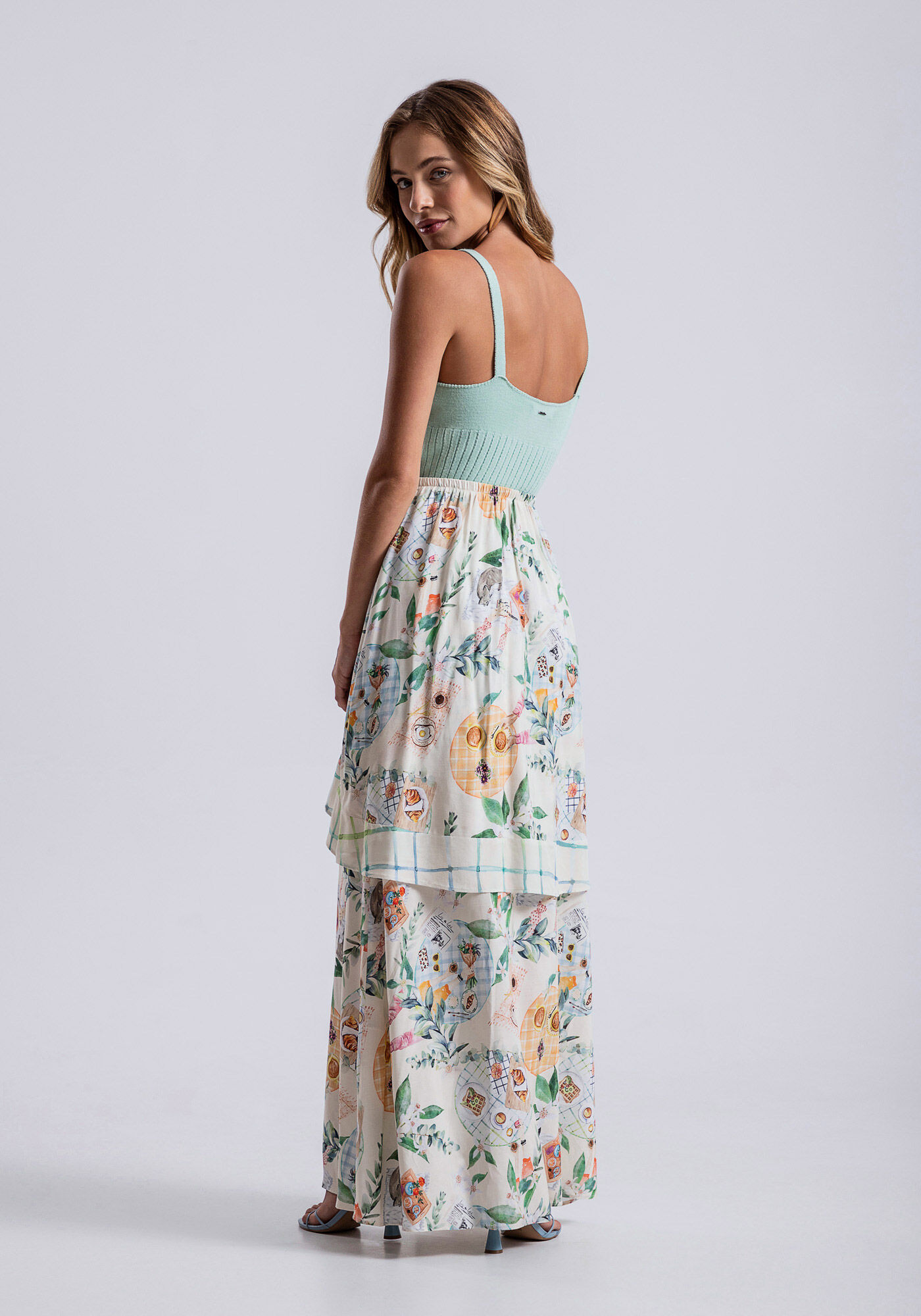 Vestido Curto Evas com Saia Longa Lez a Lez
