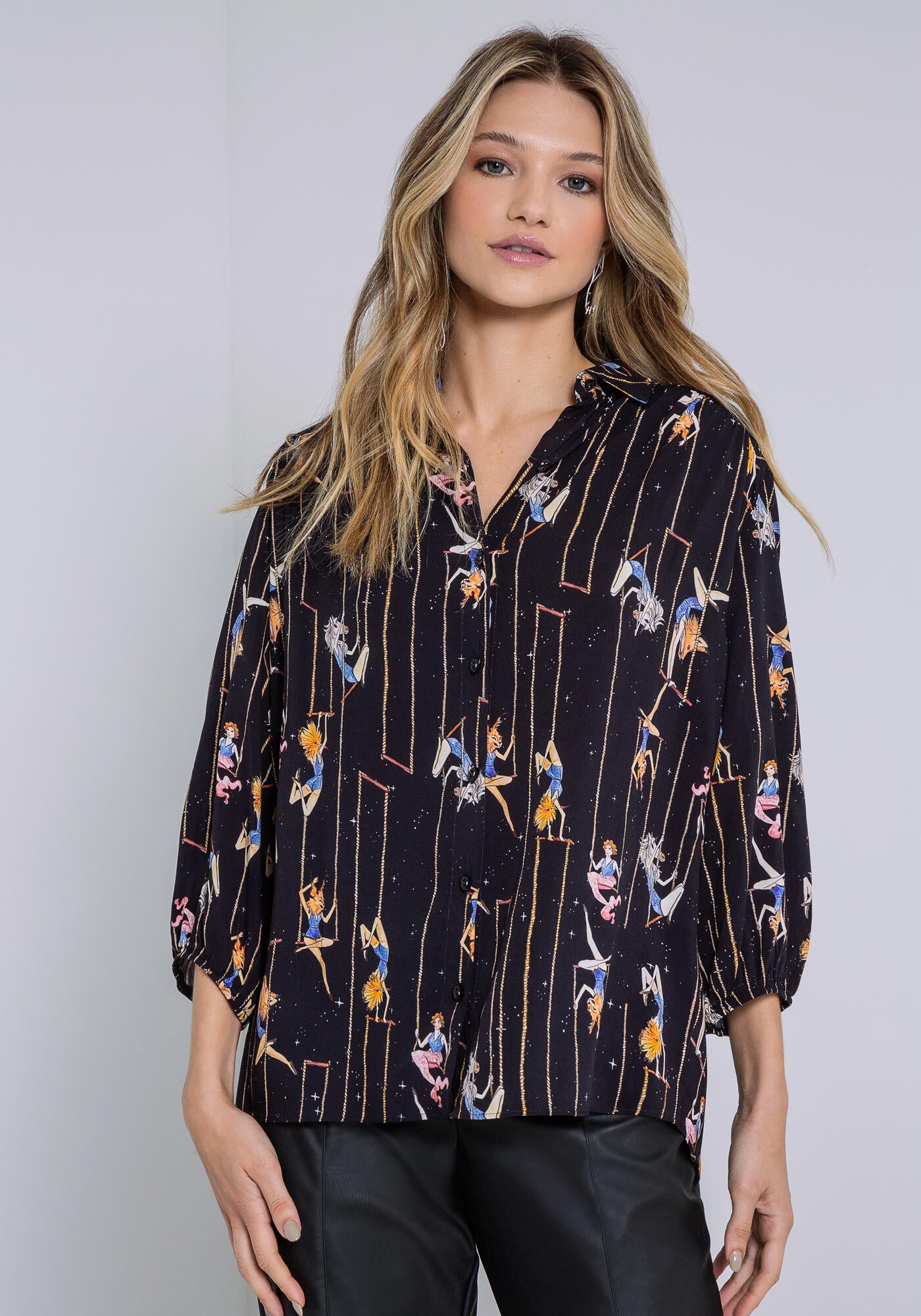 Camisa Ampla em Viscose com Manga Bufante, ACROBATAS, large.