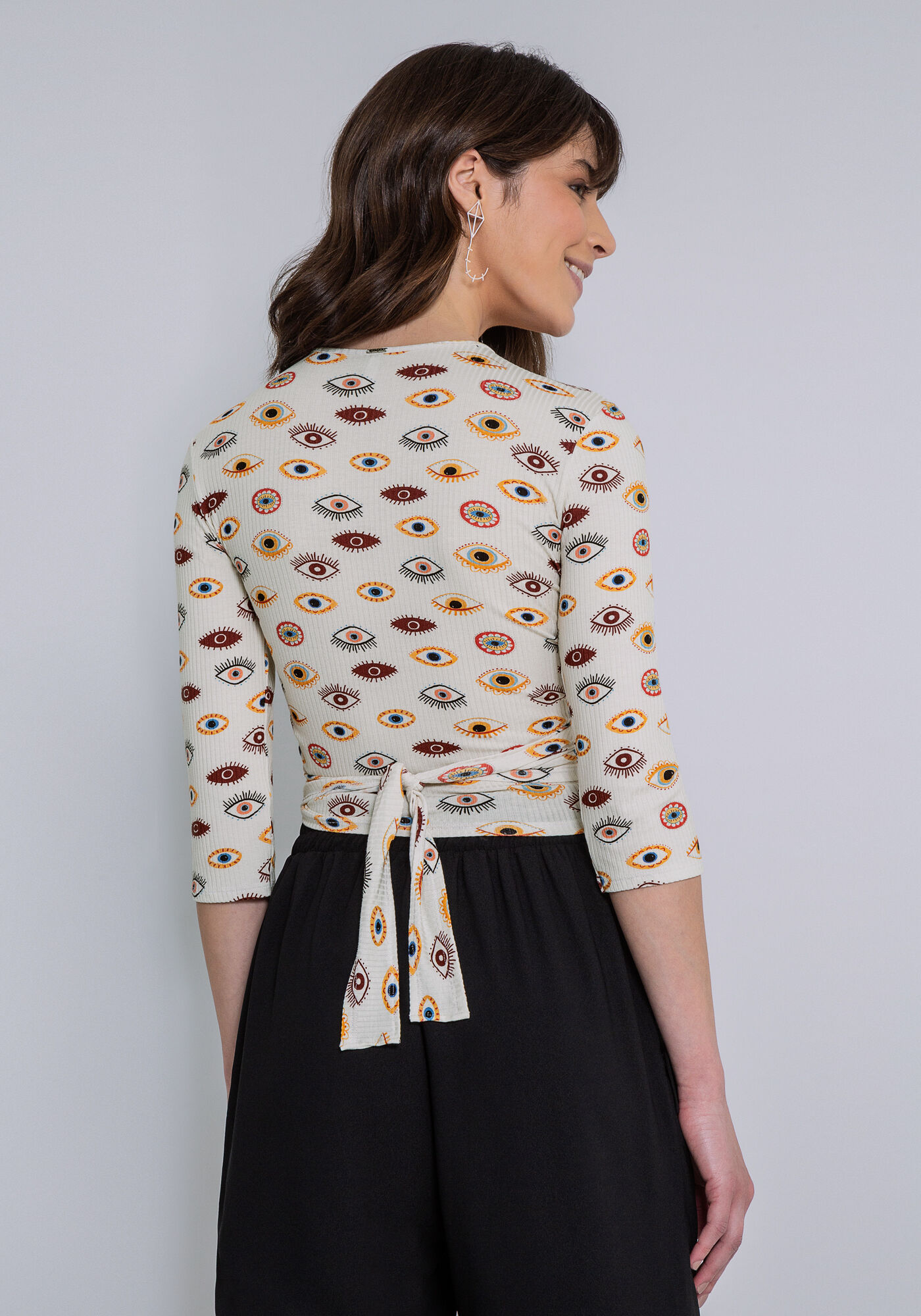 Blusa Manga 3/4 em Malha Canelada com Transpasse, OLHARES, large.