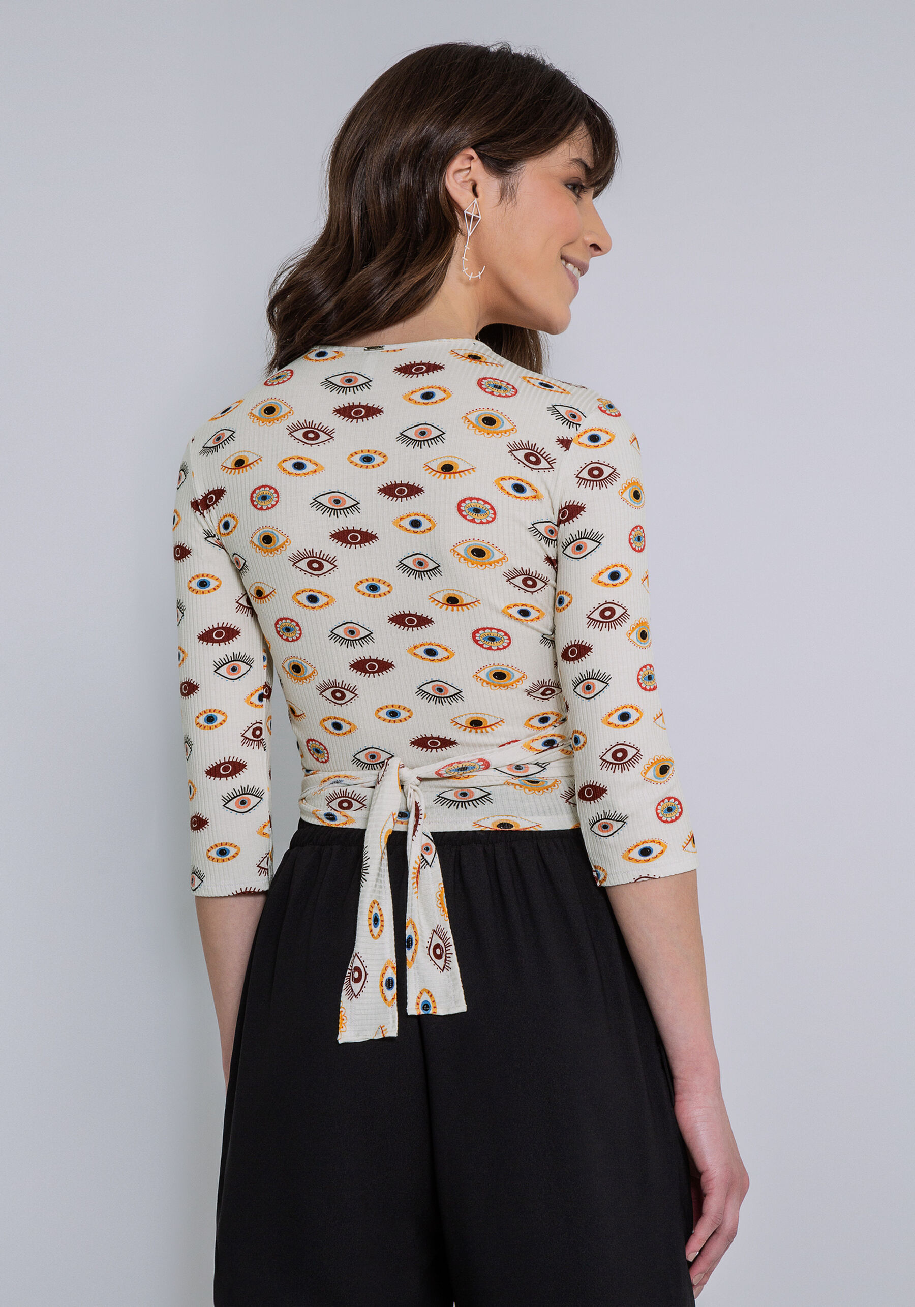 Blusa Manga 3/4 em Malha Canelada com Transpasse, OLHARES. Blusa Manga 3/4 em Malha Canelada com Transpasse, OLHARES, large.