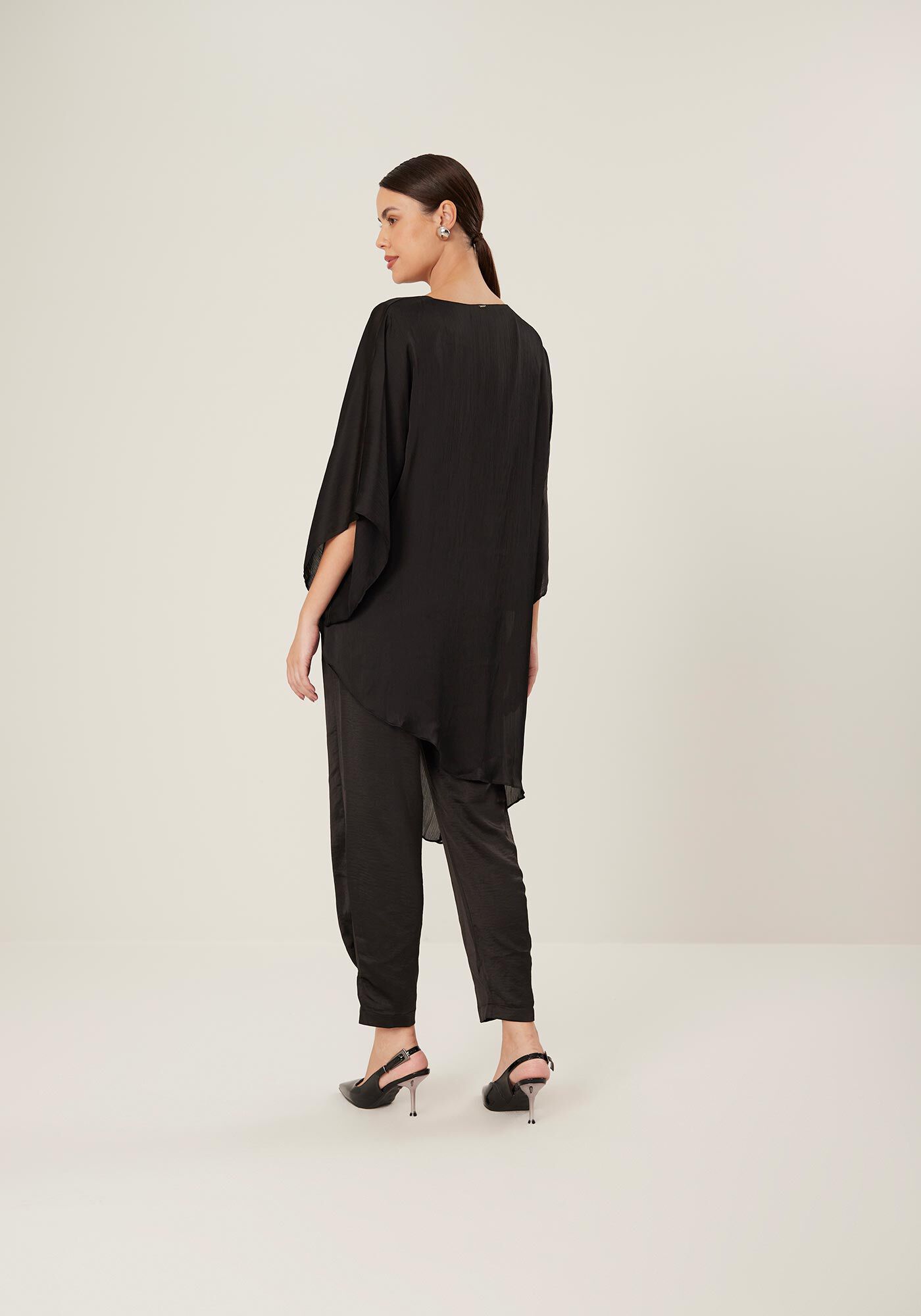 Blusa Manga 3/4 T&uacute;nica Assim&eacute;trica com Ponta, PRETO REATIVO, large.