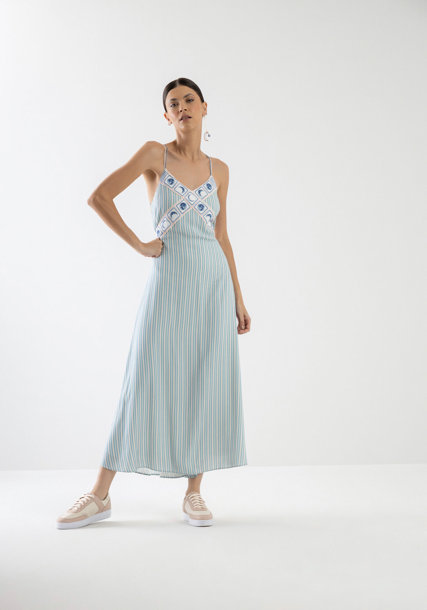 Vestido Midi Estampado com Bordado Luas, , large.