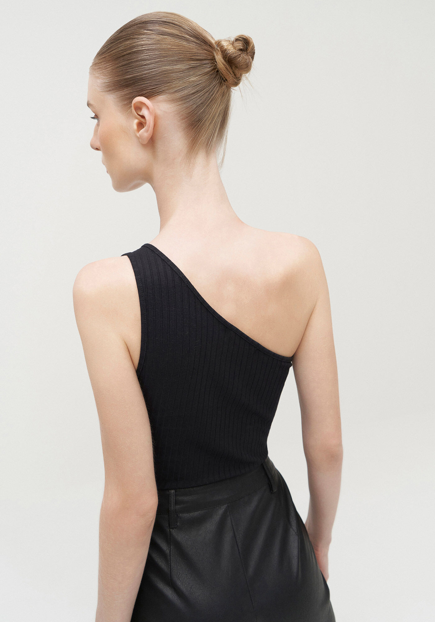 Blusa Um Ombro S&oacute; Canelada, , large.