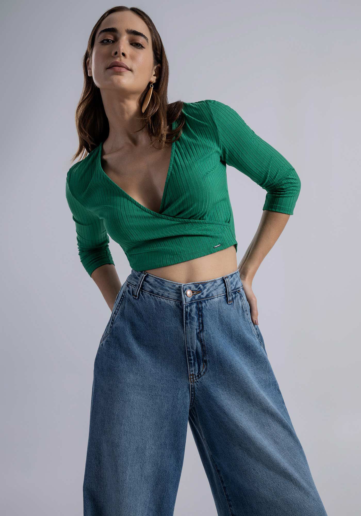 Blusa Manga 3/4 Canelada com Transpasse, VERDE PANTANAL, large.