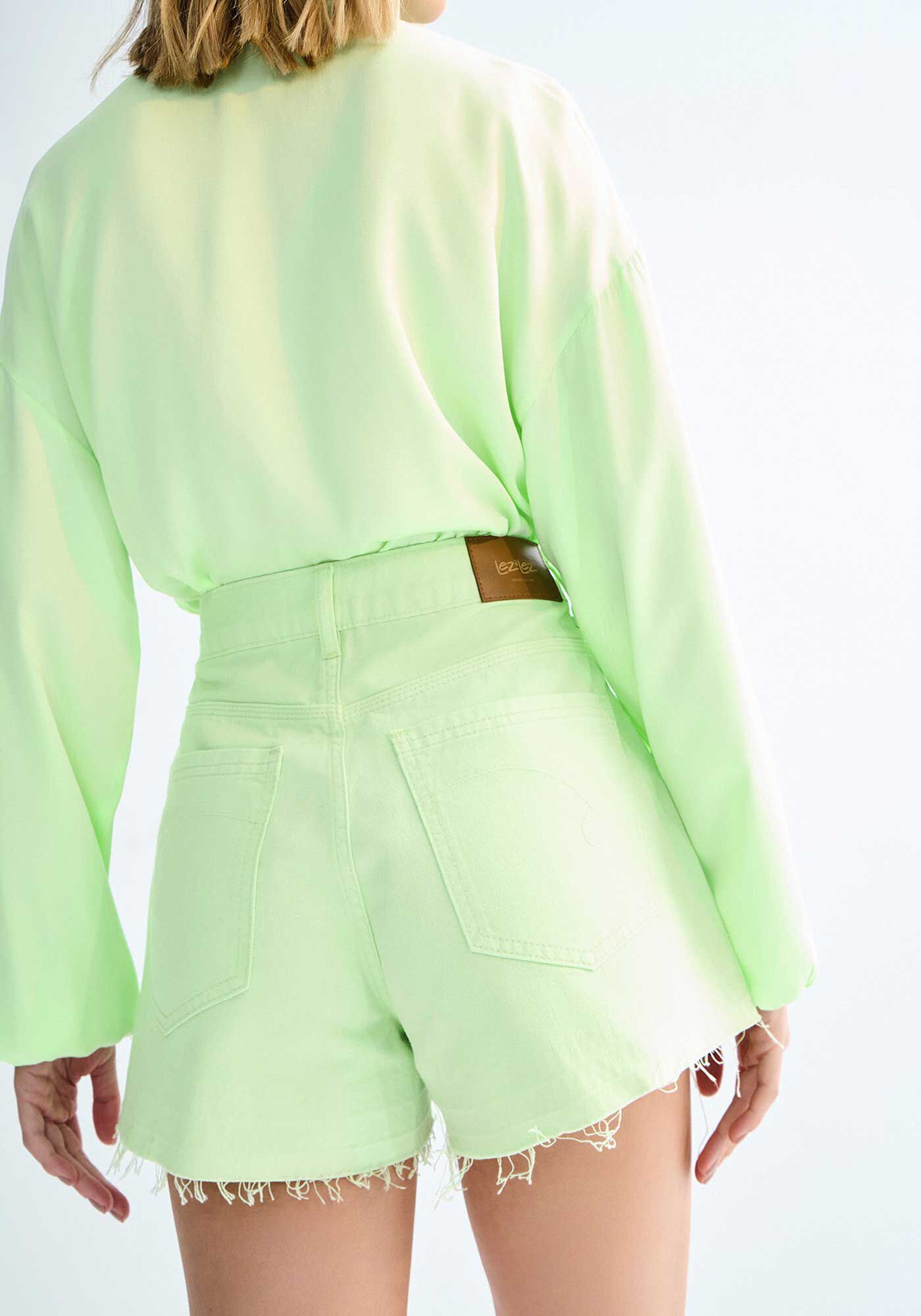 Shorts Sarja Linha A Cintura Alta Desfiado, , large.