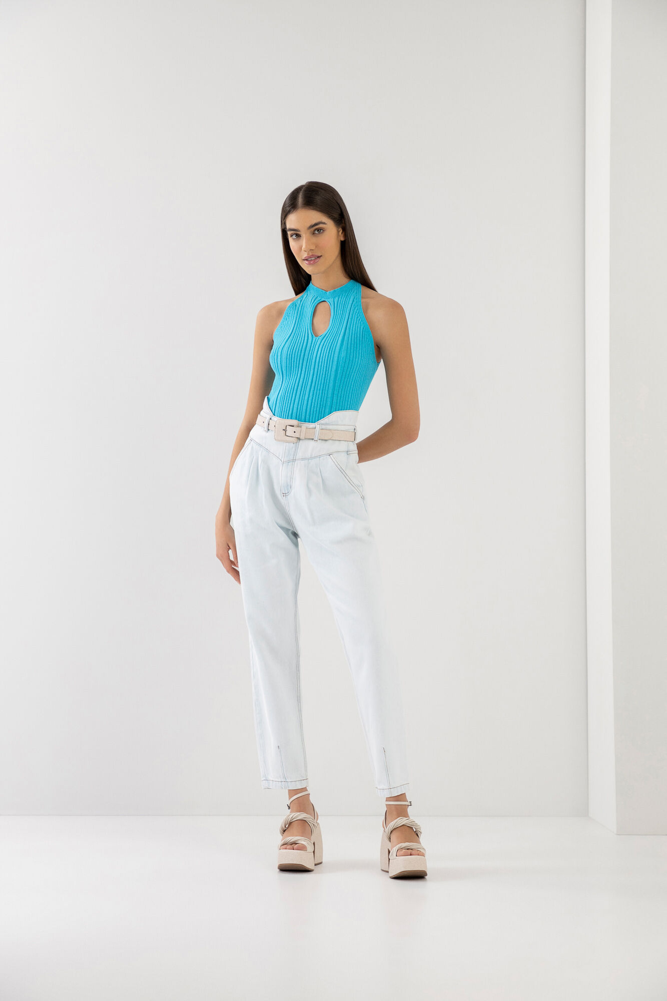 Blusa Halter Neck em Tric&ocirc; com Cut, AZUL SCUBA, large.