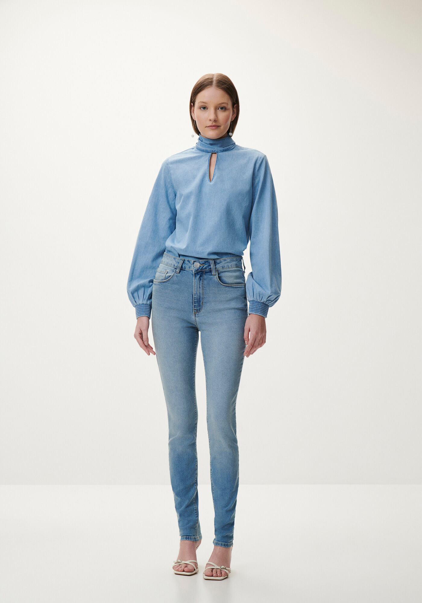 Calça jeans 2025 cintura alta clara