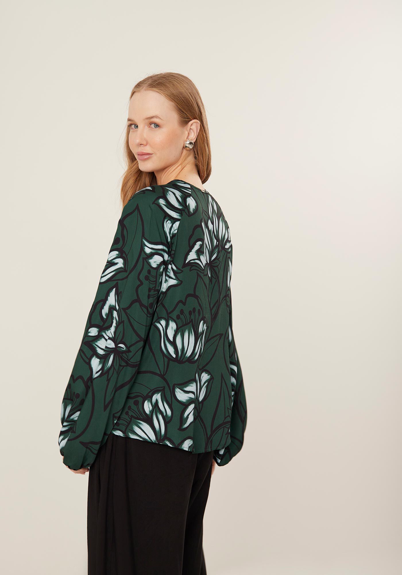 Blusa Estampada De Mangas Amplas Com Amarra&ccedil;&atilde;o Frontal, BELL FLOWERS VERDE, large.