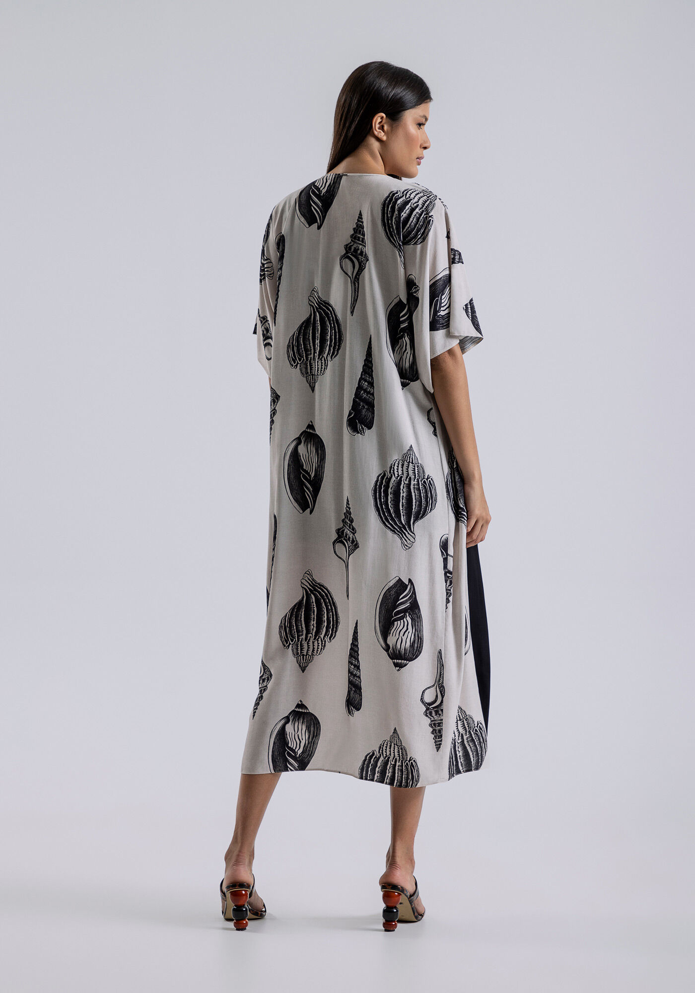 Vestido Midi em Viscose com Cinto, CONCHAS, large.