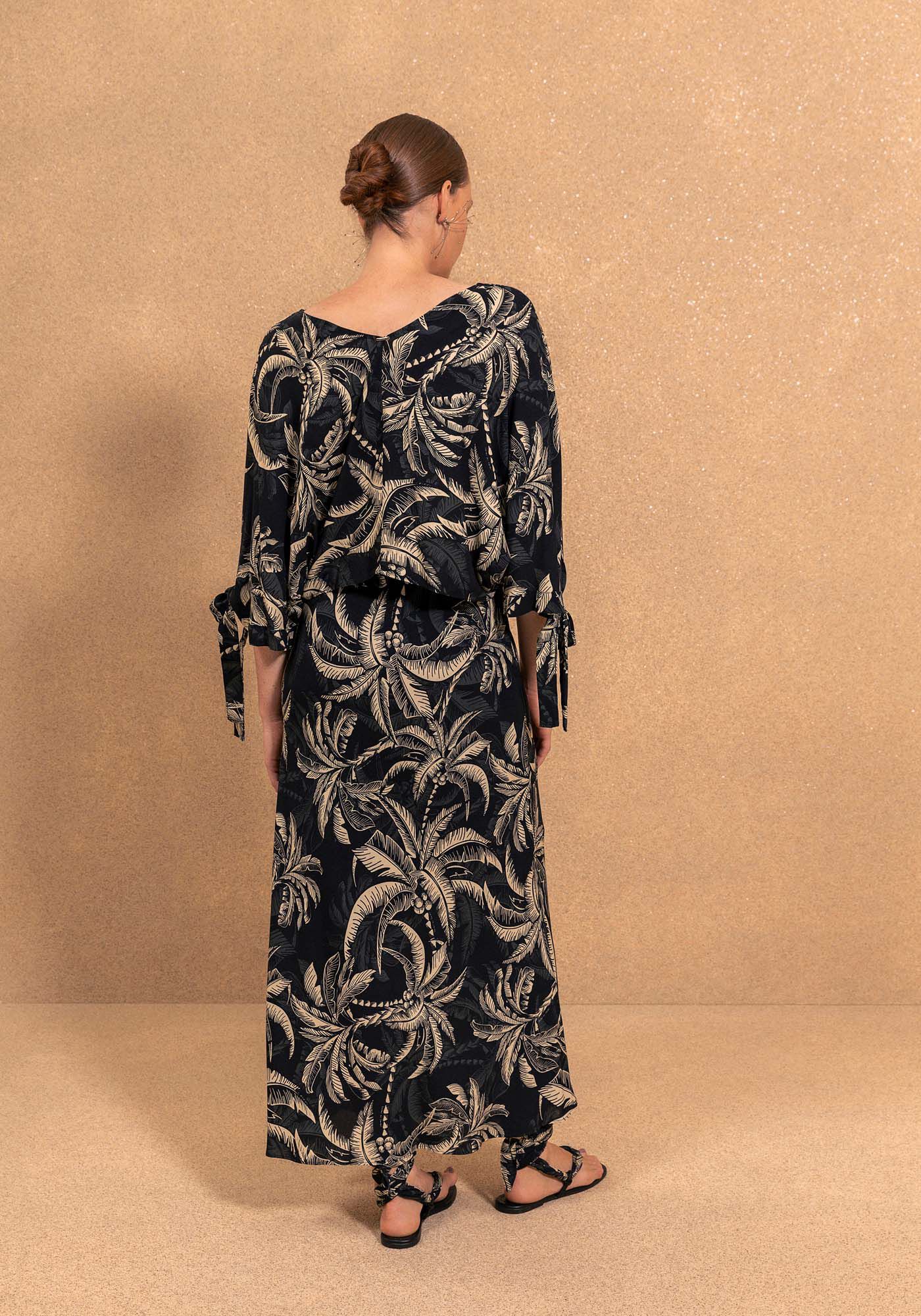 Saia Estampada De Cintura Alta Em Viscose Respons&aacute;vel, COQUEIRO PRETO, large.