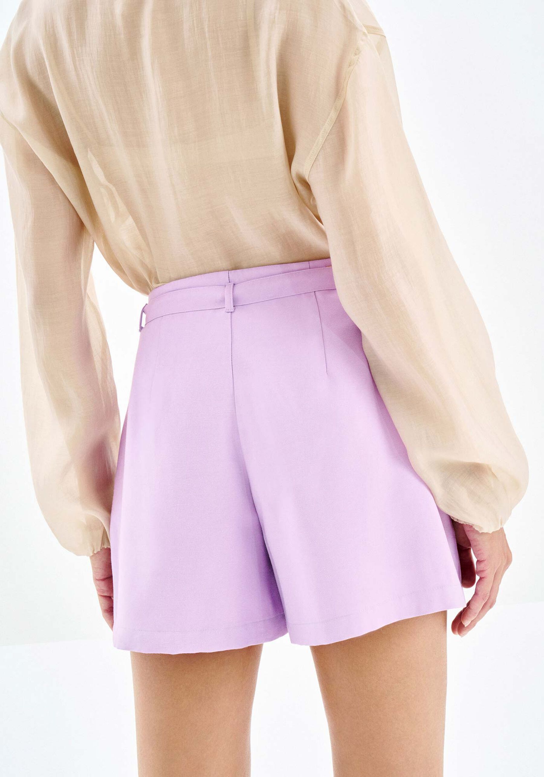 Shorts Cintura Alta com Cinto, LILAS KENLY. Shorts Cintura Alta com Cinto, LILAS KENLY, large.