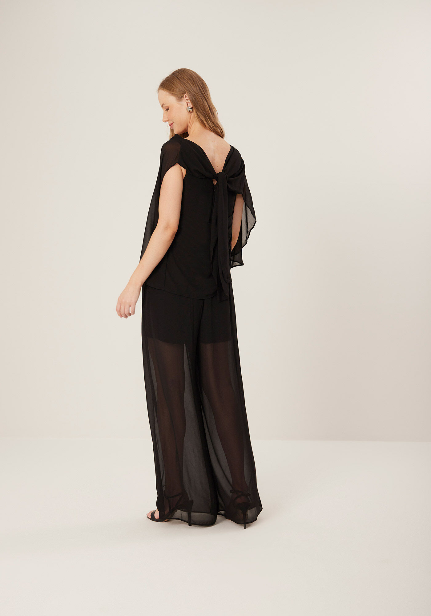 Macac&atilde;o Longo Com Sobreposi&ccedil;&atilde;o Em Crepe Com Toque De Seda, PRETO, large.