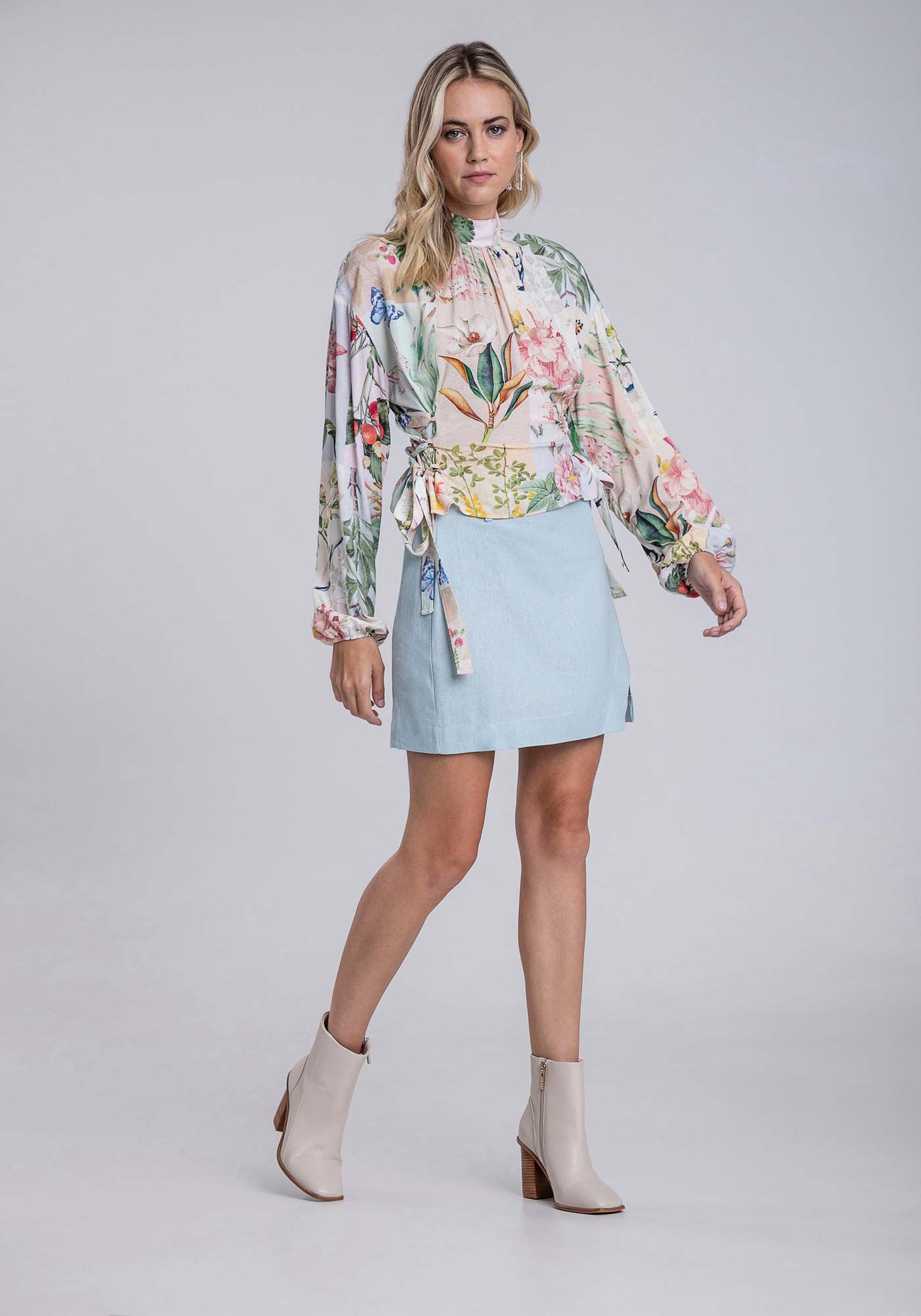 Blusa Gola Alta em Viscose com Amarra&ccedil;&atilde;o, , large.