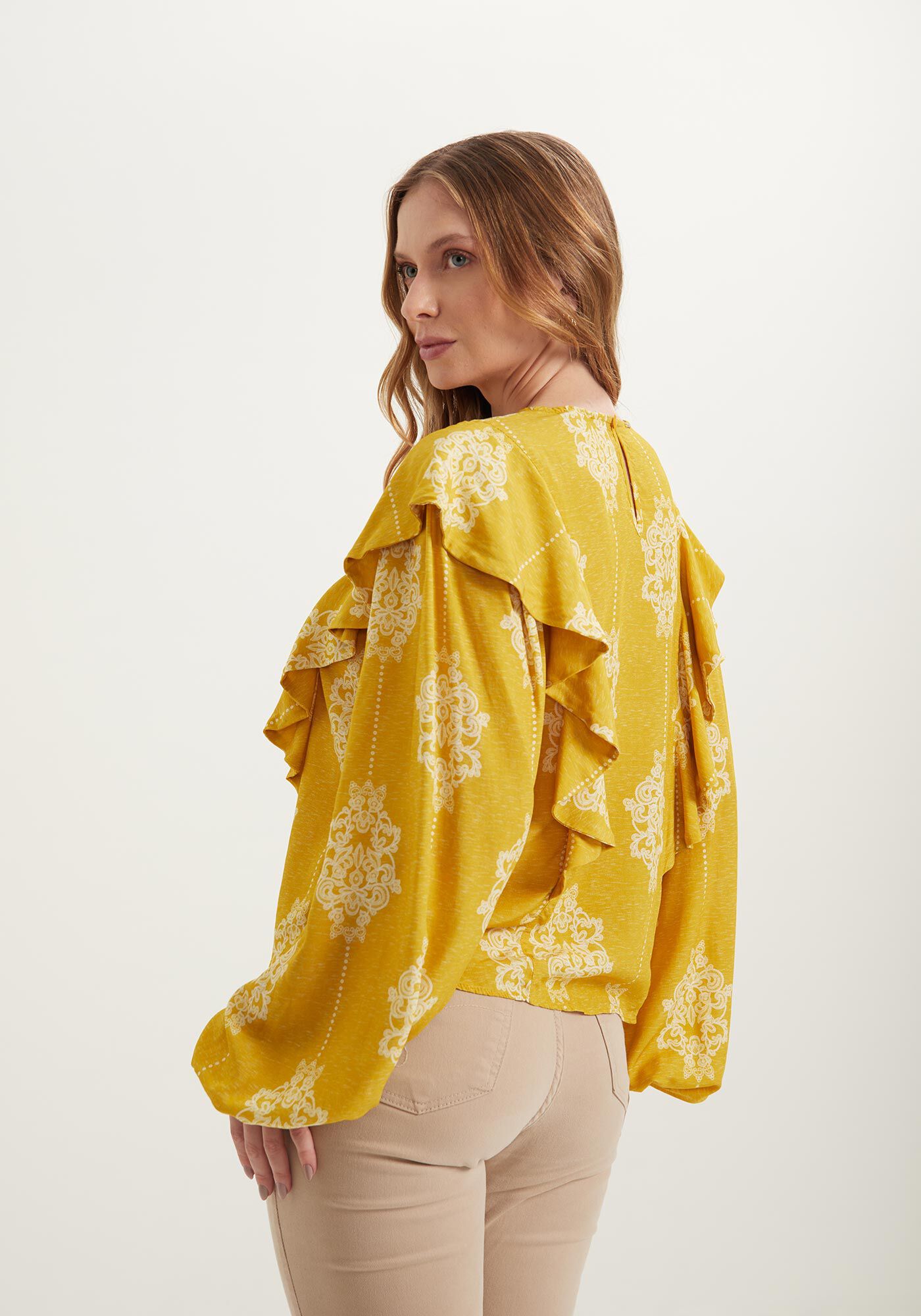 Blusa De Mangas Amplas Em Viscose Com Babados, , large.