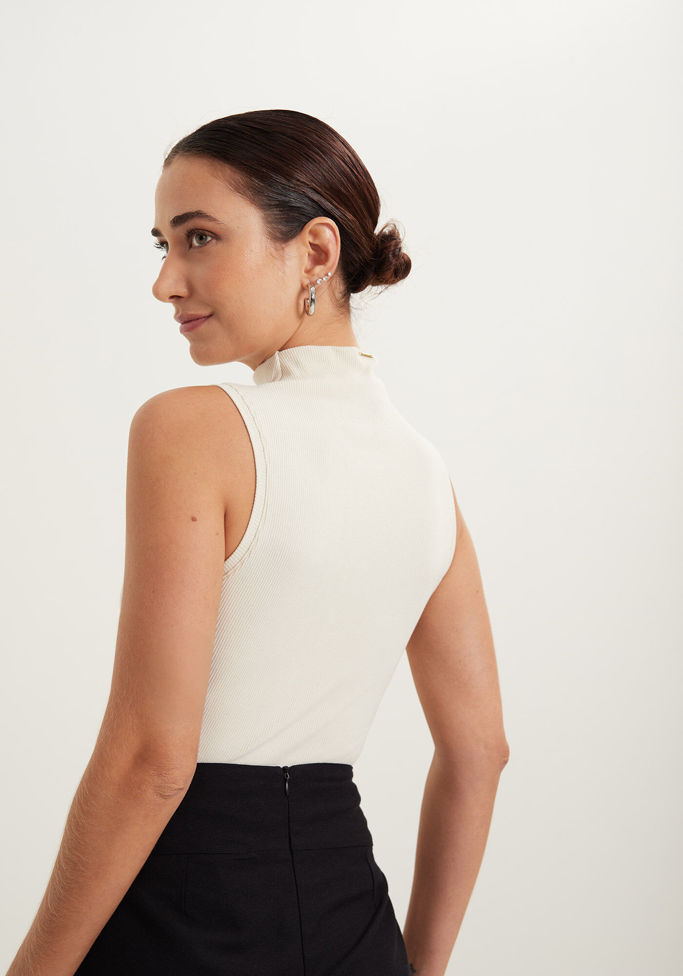 Blusa Sem Mangas Canelada Com Gola Alta Em Malha, , large.