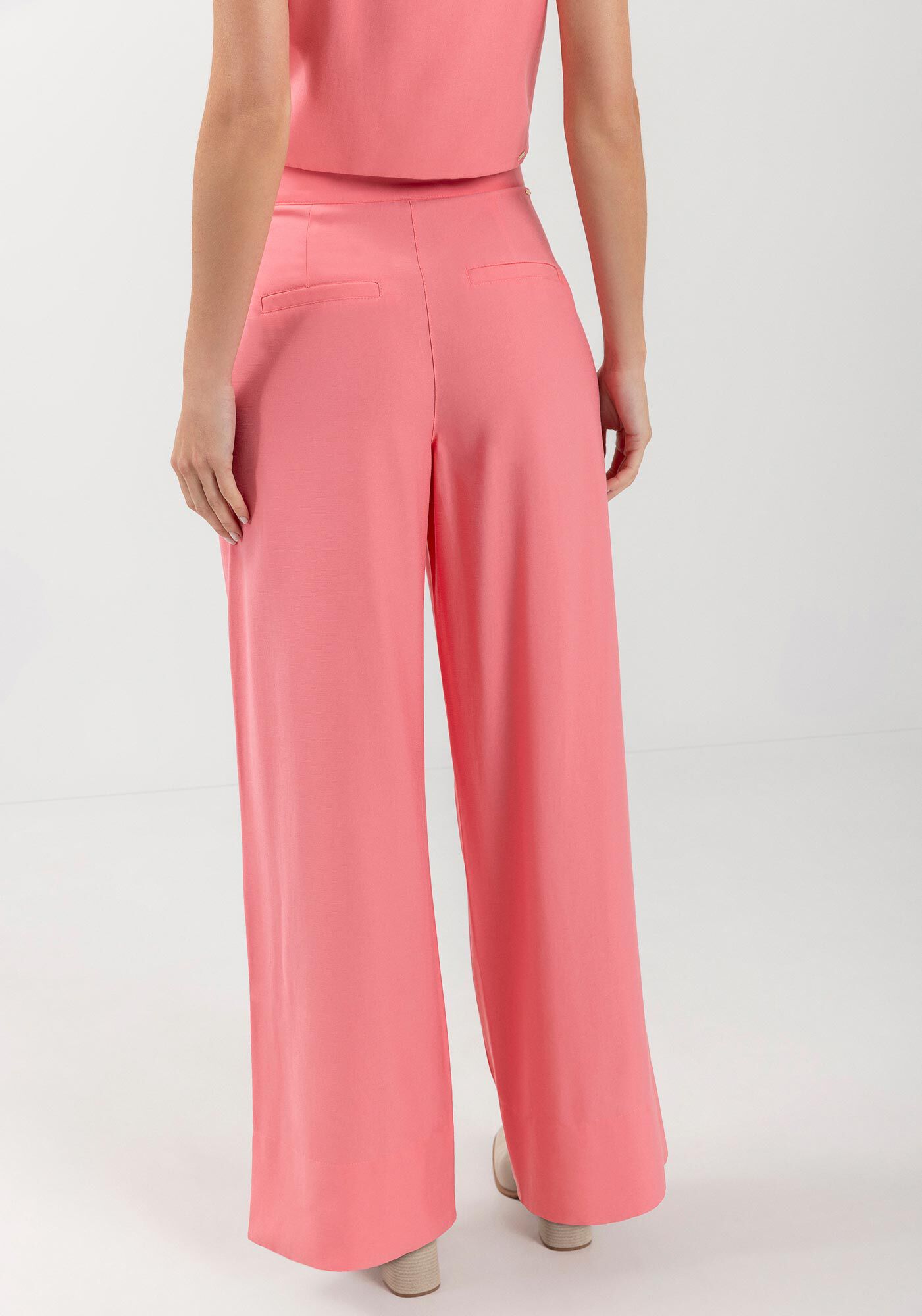 Cal&ccedil;a Reta Em Alfaiataria Com Cintura M&eacute;dia E Bot&otilde;es, ROSA PEAPOD, large.