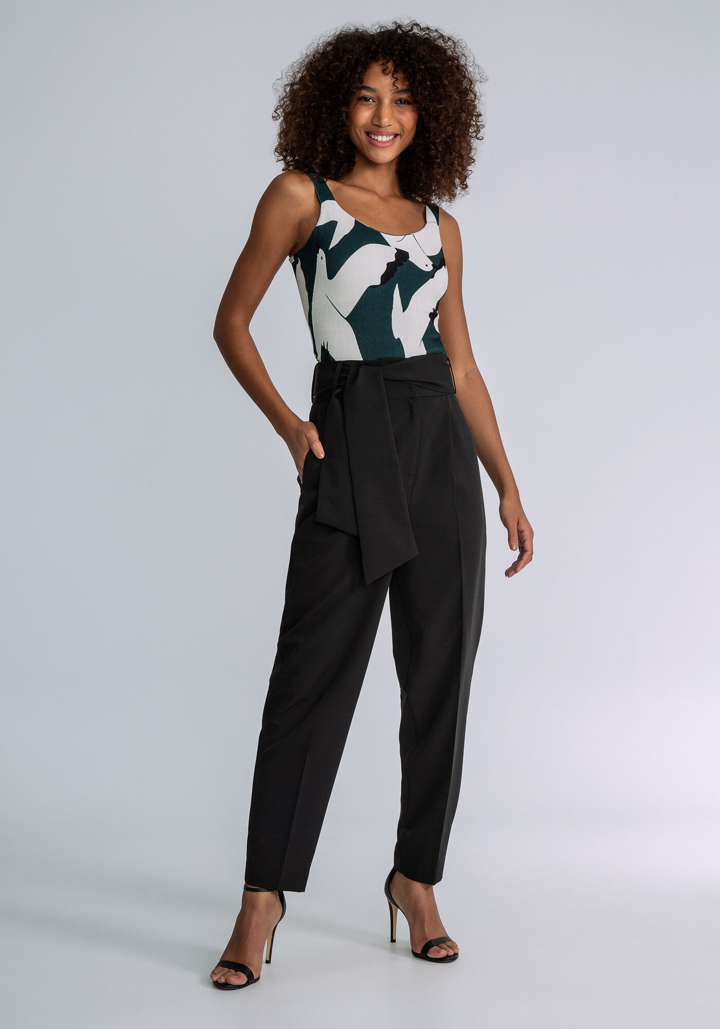 Calça cintura shop alta com babado