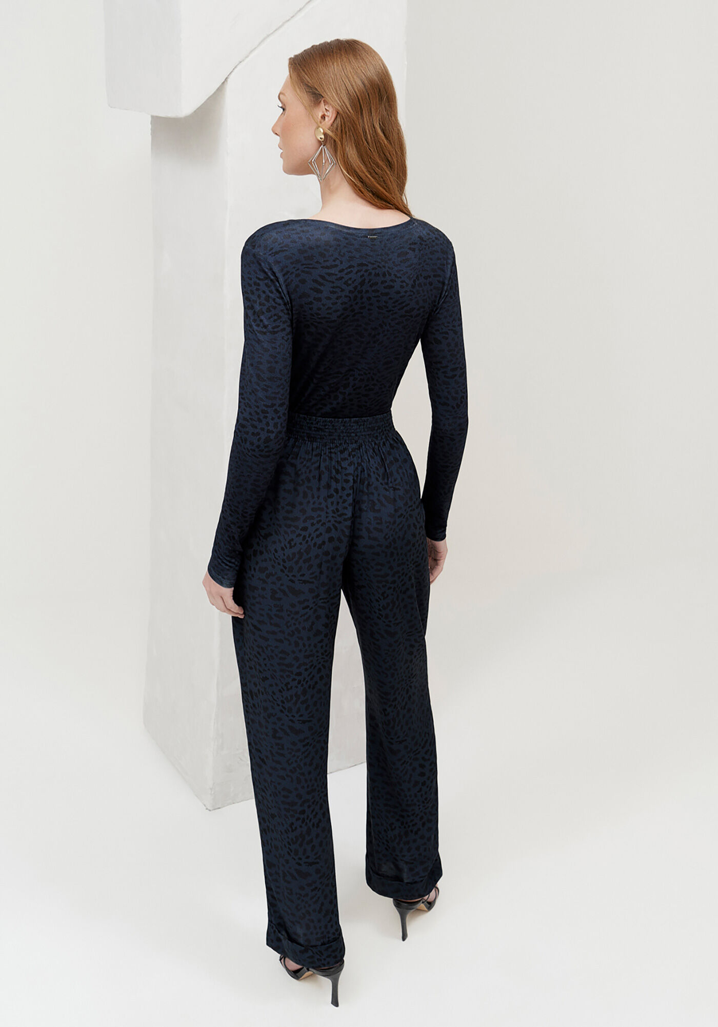 Blusa Manga Longa em Malha Viscose com Decote V, , large.