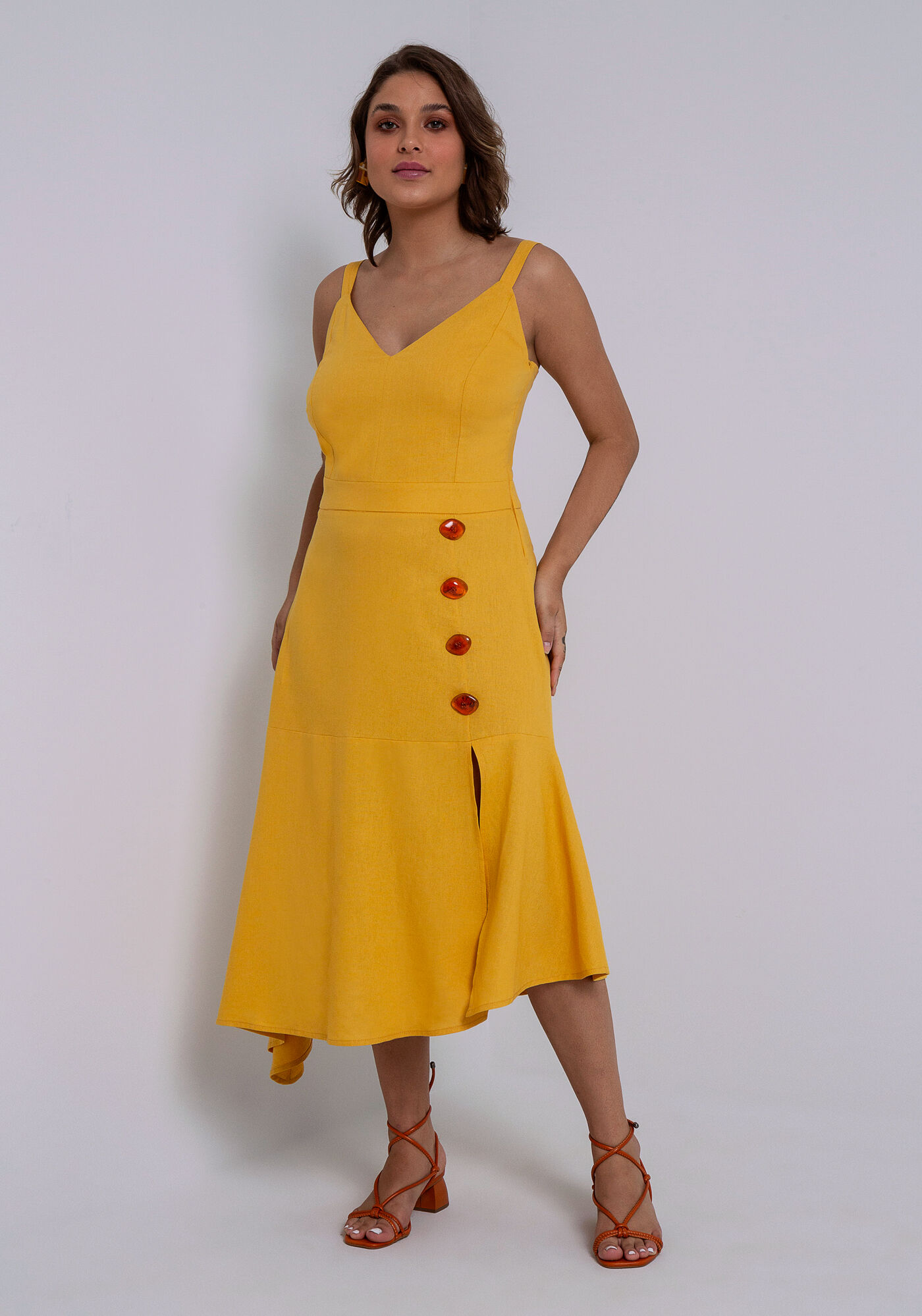 Vestido de sales linho midi amarelo