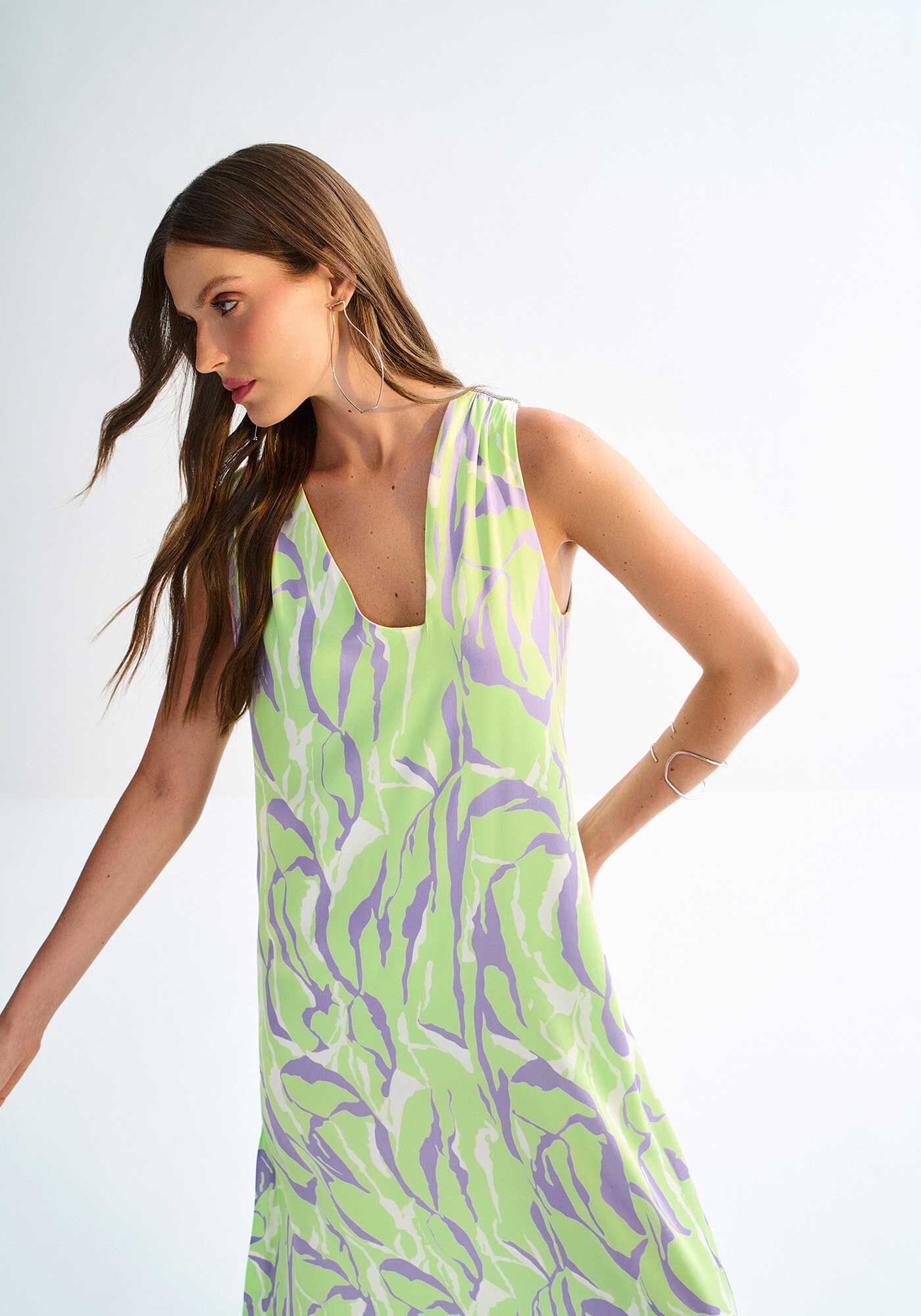 Vestido Midi Ch&aacute; Amplo com Strass Ombros, BALSAMO VERDE, large.