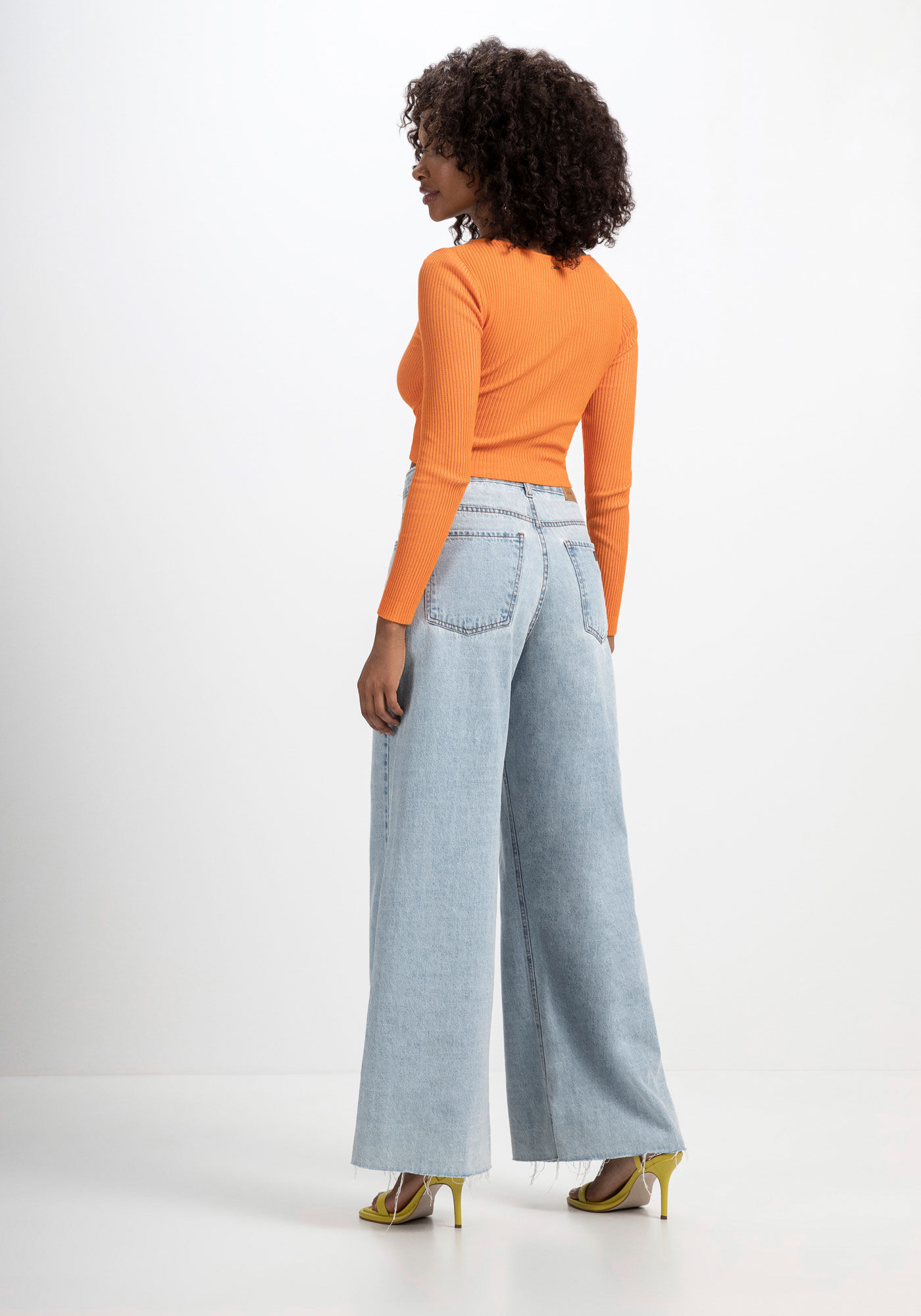 Blusa Cropped em Tric&ocirc; com Manga Longa, , large.