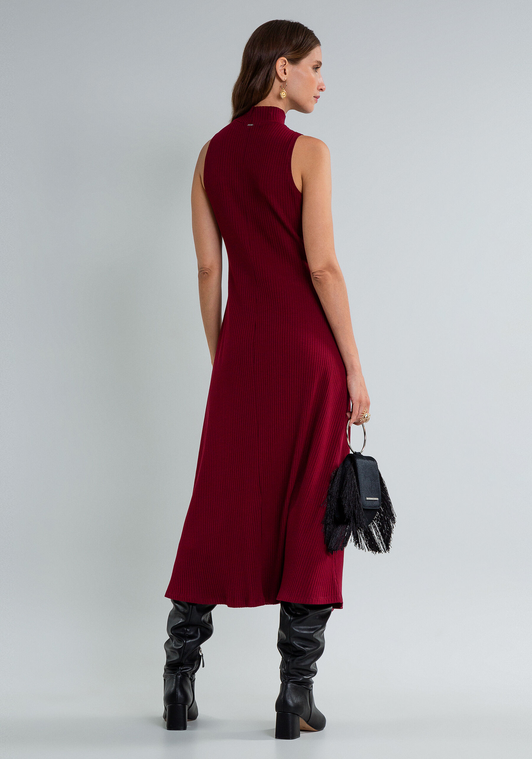 Vestido Mídi Gola Alta Canelado, BORDO. Vestido Mídi Gola Alta Canelado, BORDO, large.
