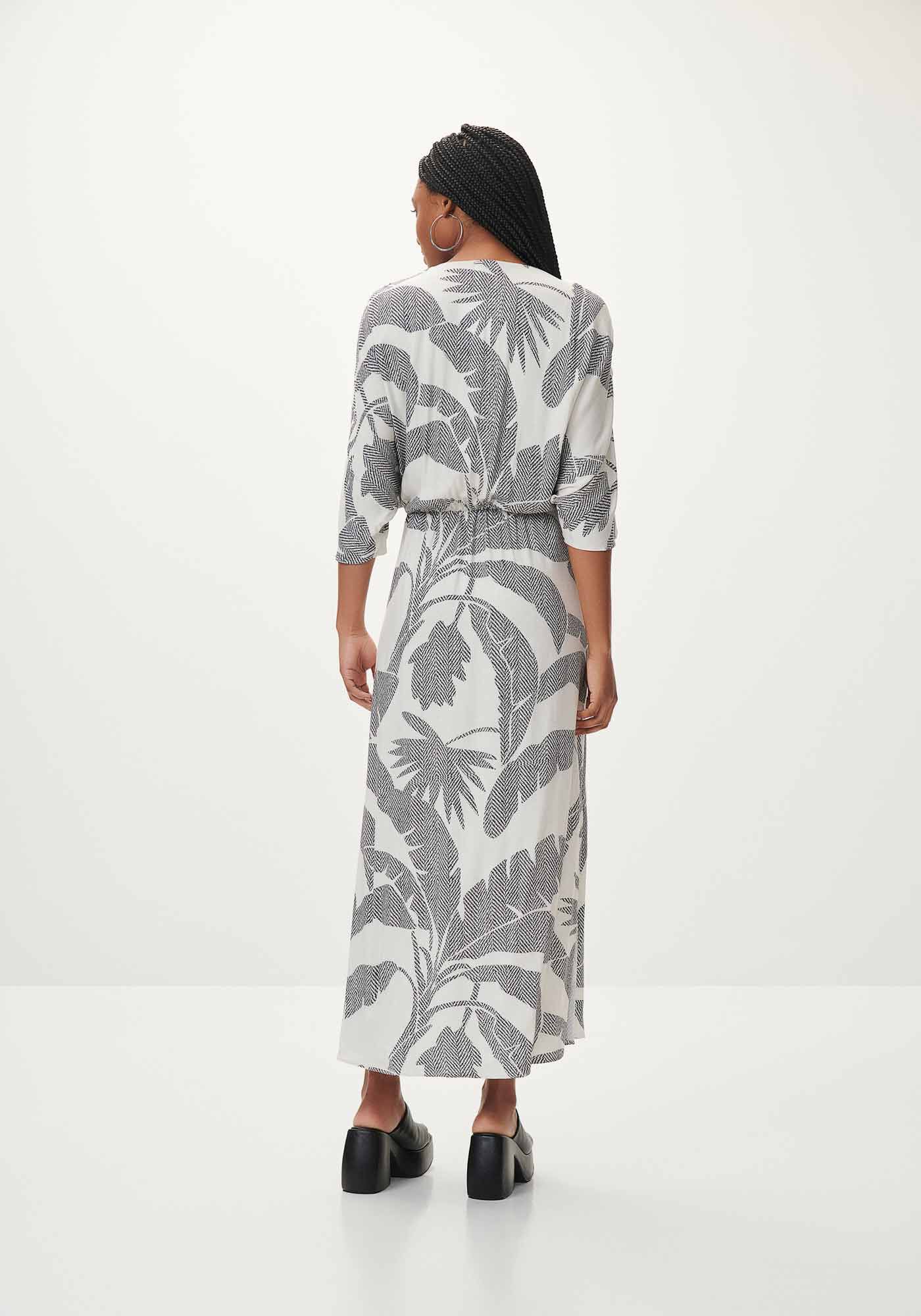 Vestido Midi em Viscose com Pregas Manga, , large.