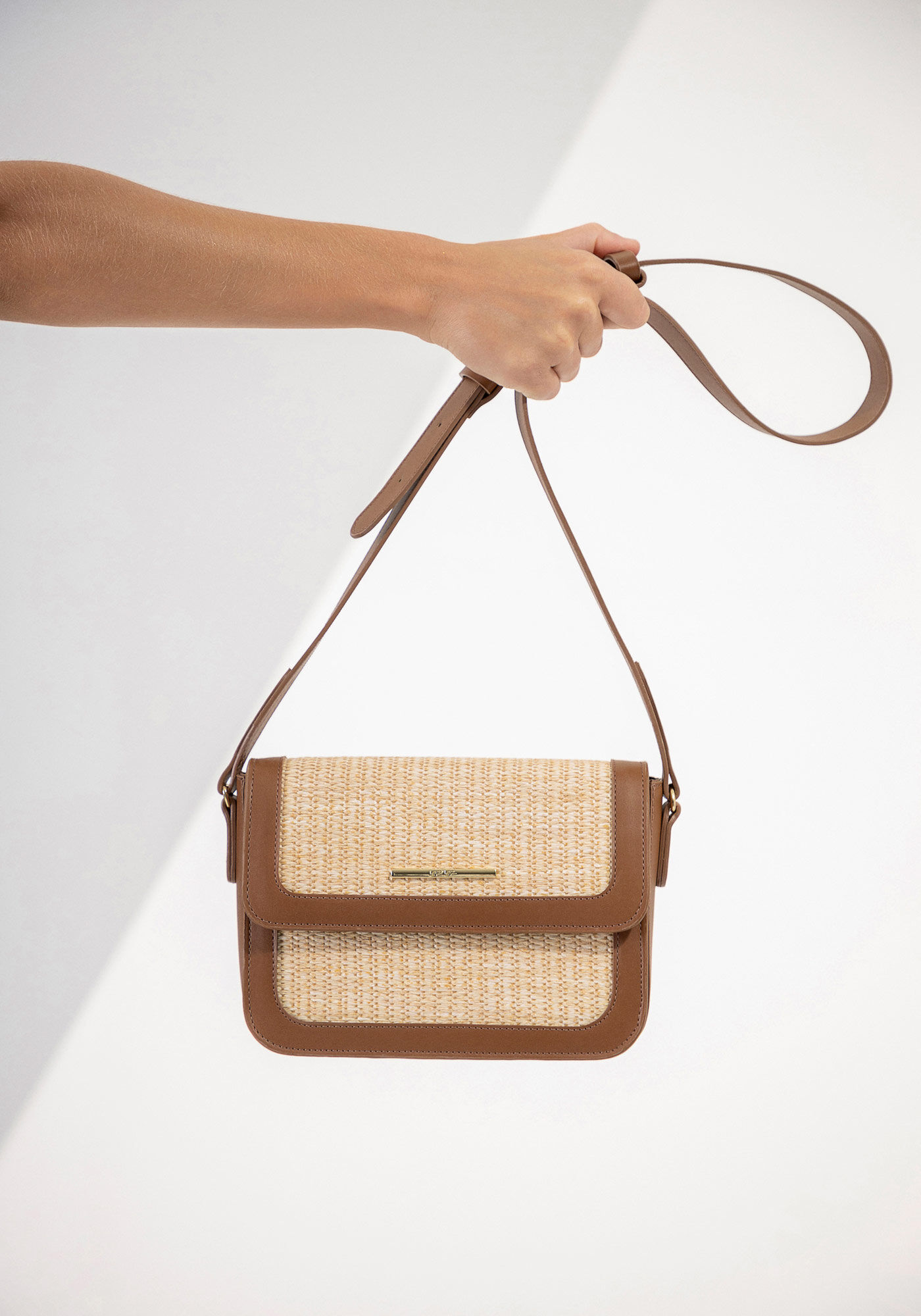 Bolsa M&eacute;dia Tiracolo com Recorte R&aacute;fia, CARAMELO, large.