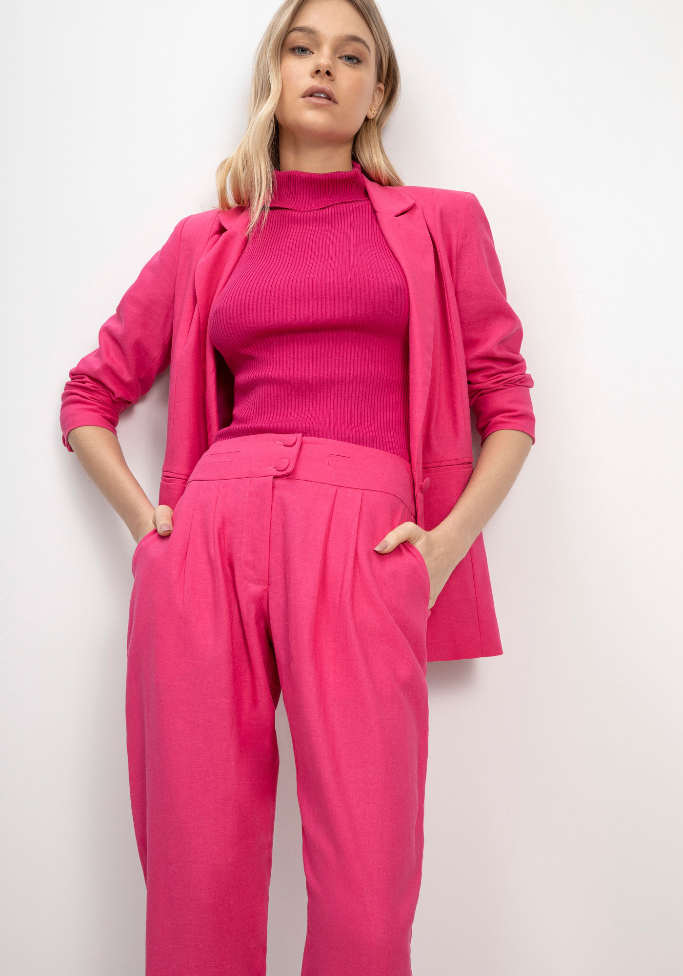 Cal&ccedil;a Carrot em Linho com Recorte C&oacute;s, ROSA HIGH PINK, large.